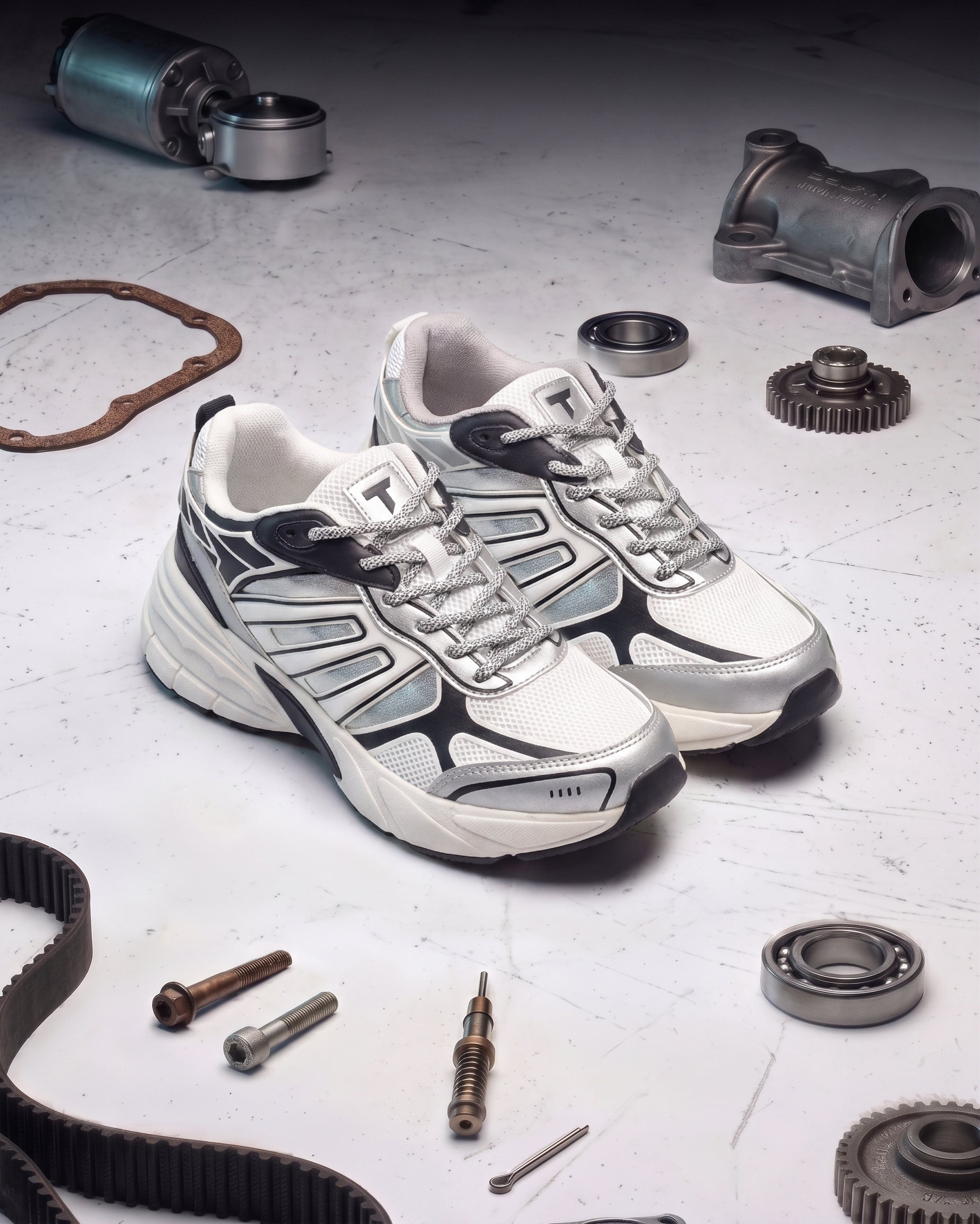 #color_white/silver/black
