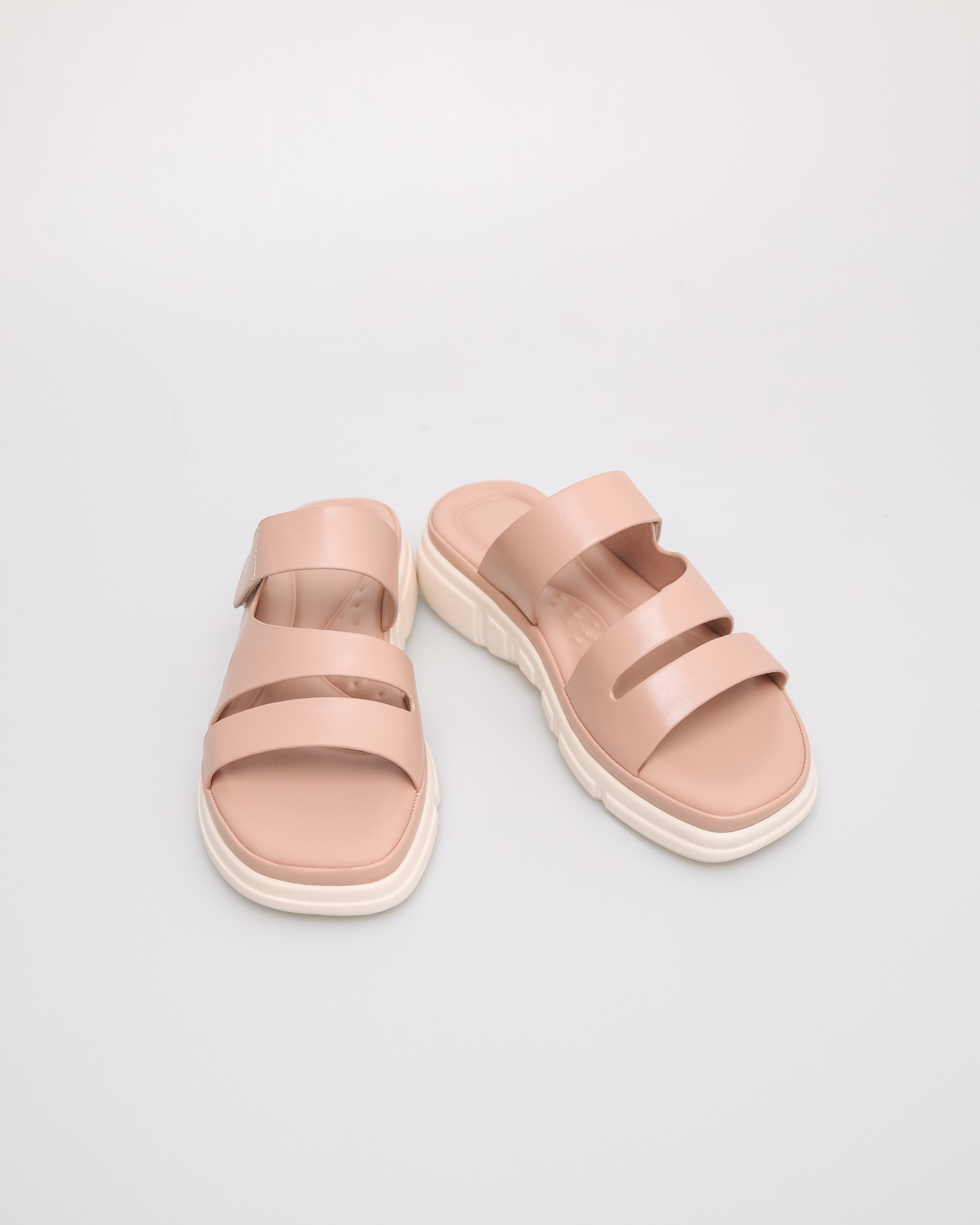 Sandal Tali Platform Wanita Tomaz NN508