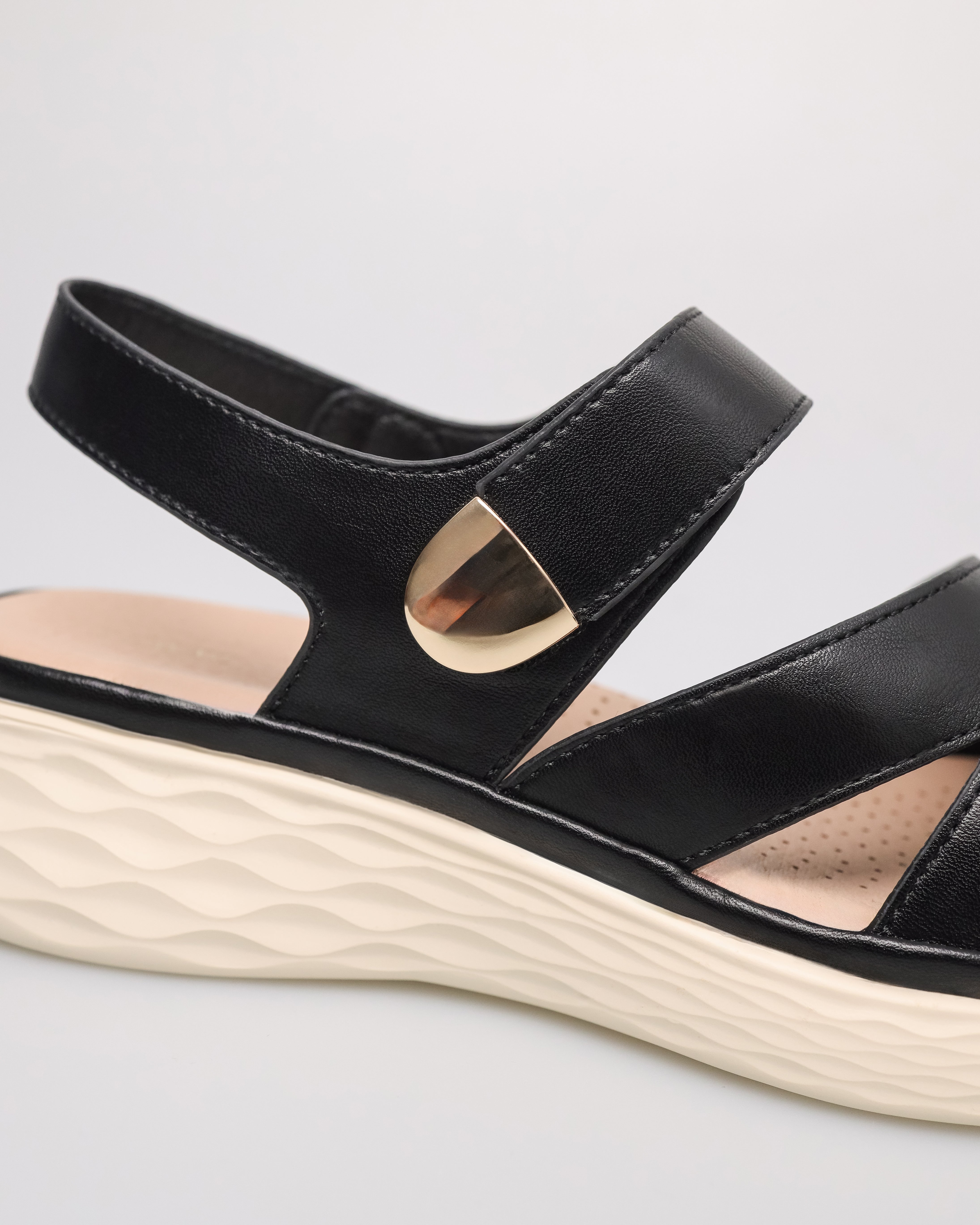 Tomaz NN498 Ladies Crossover Striders Sandals