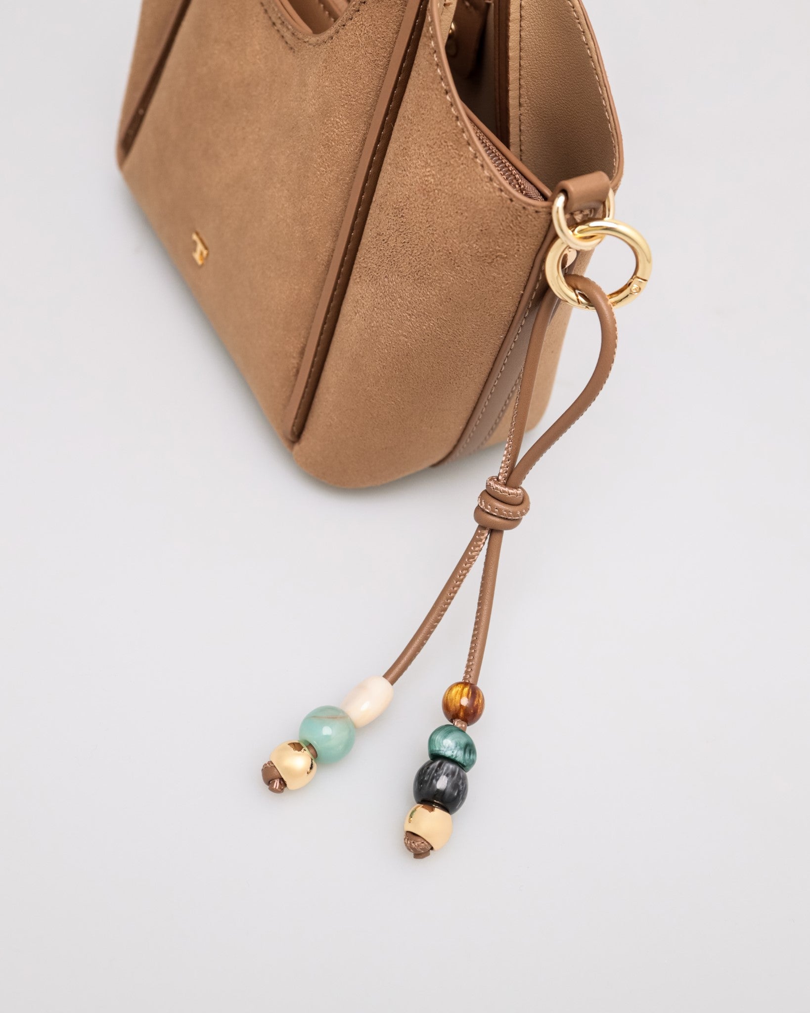 #color_camel