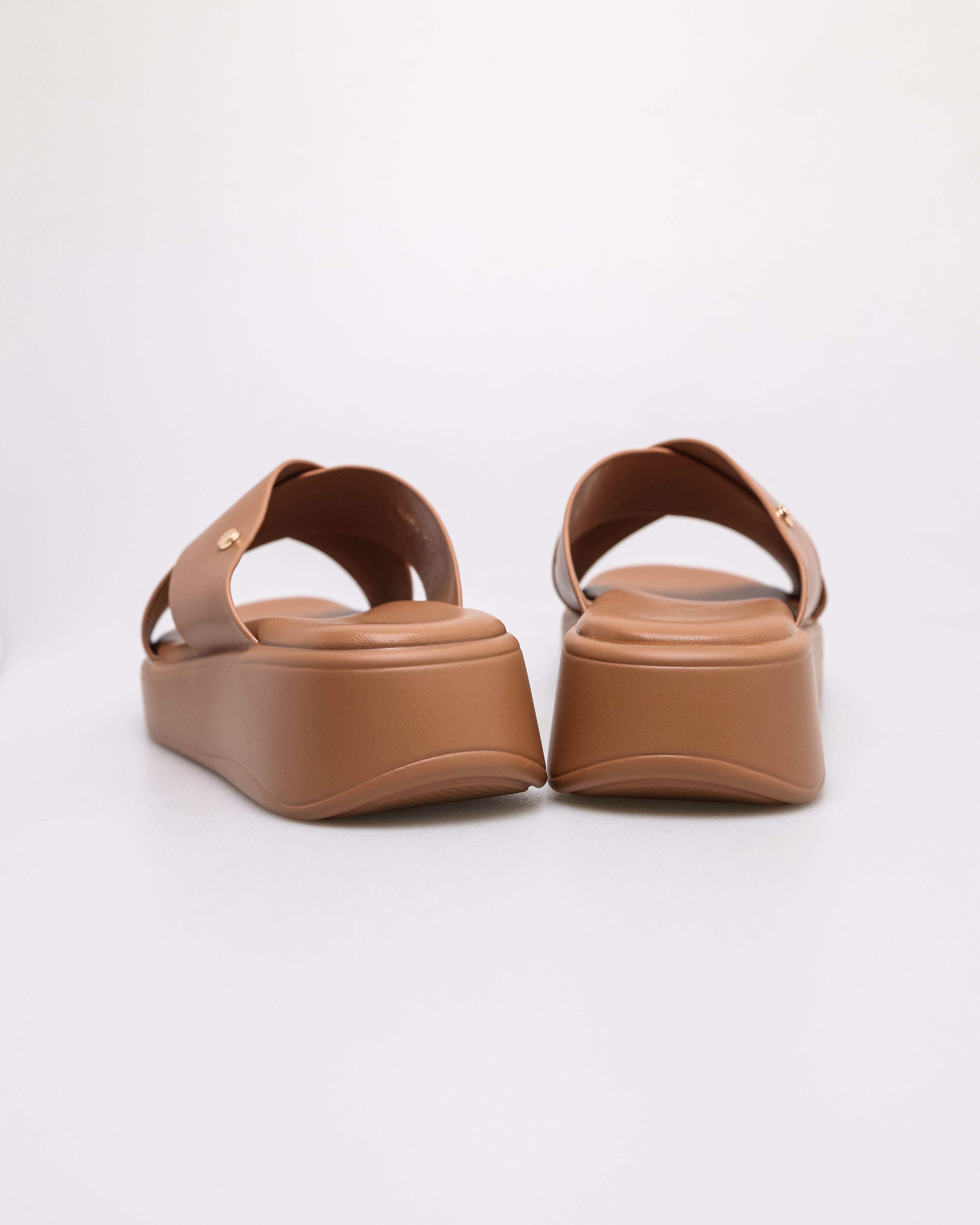 #color_dark brown