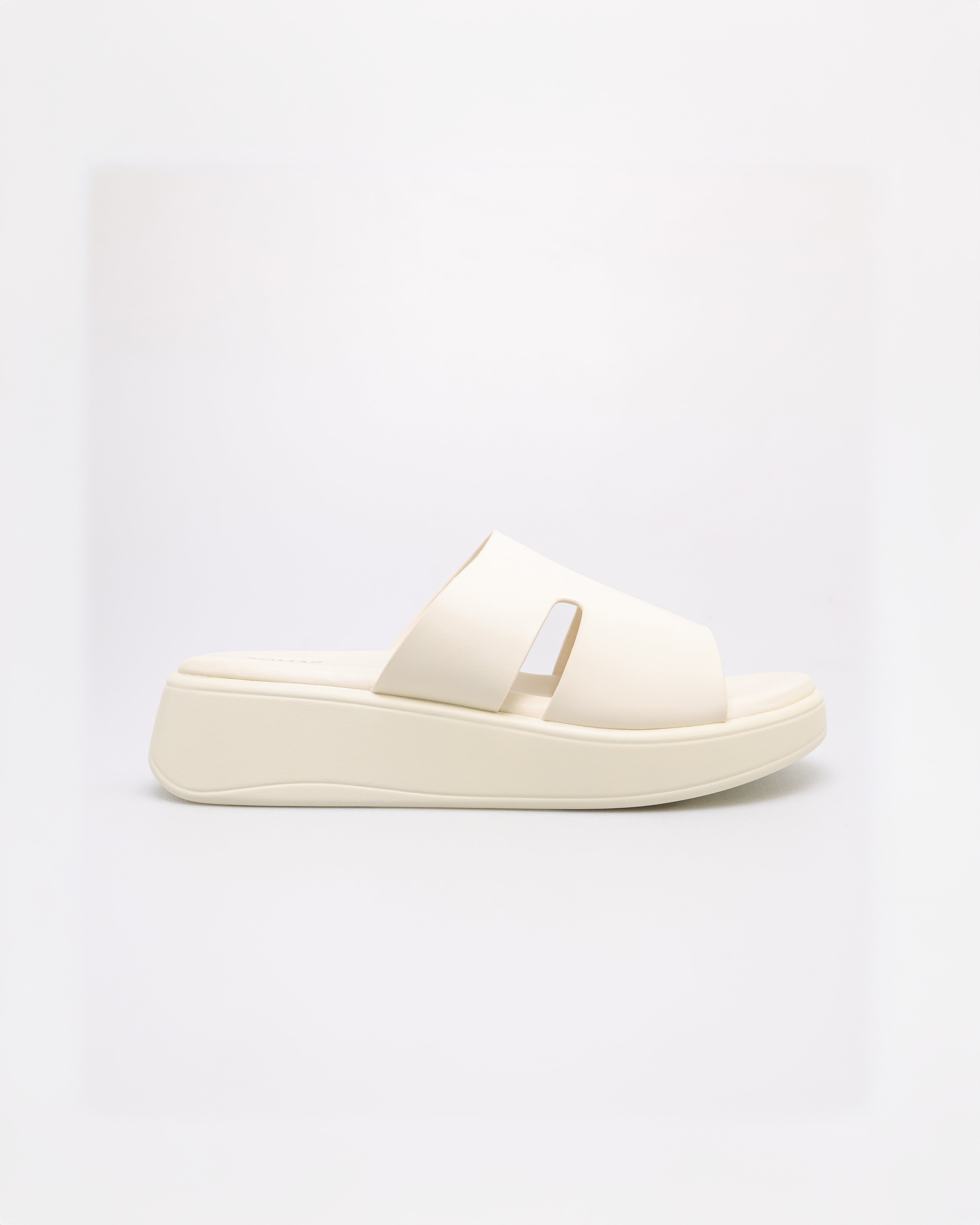 #color_off white