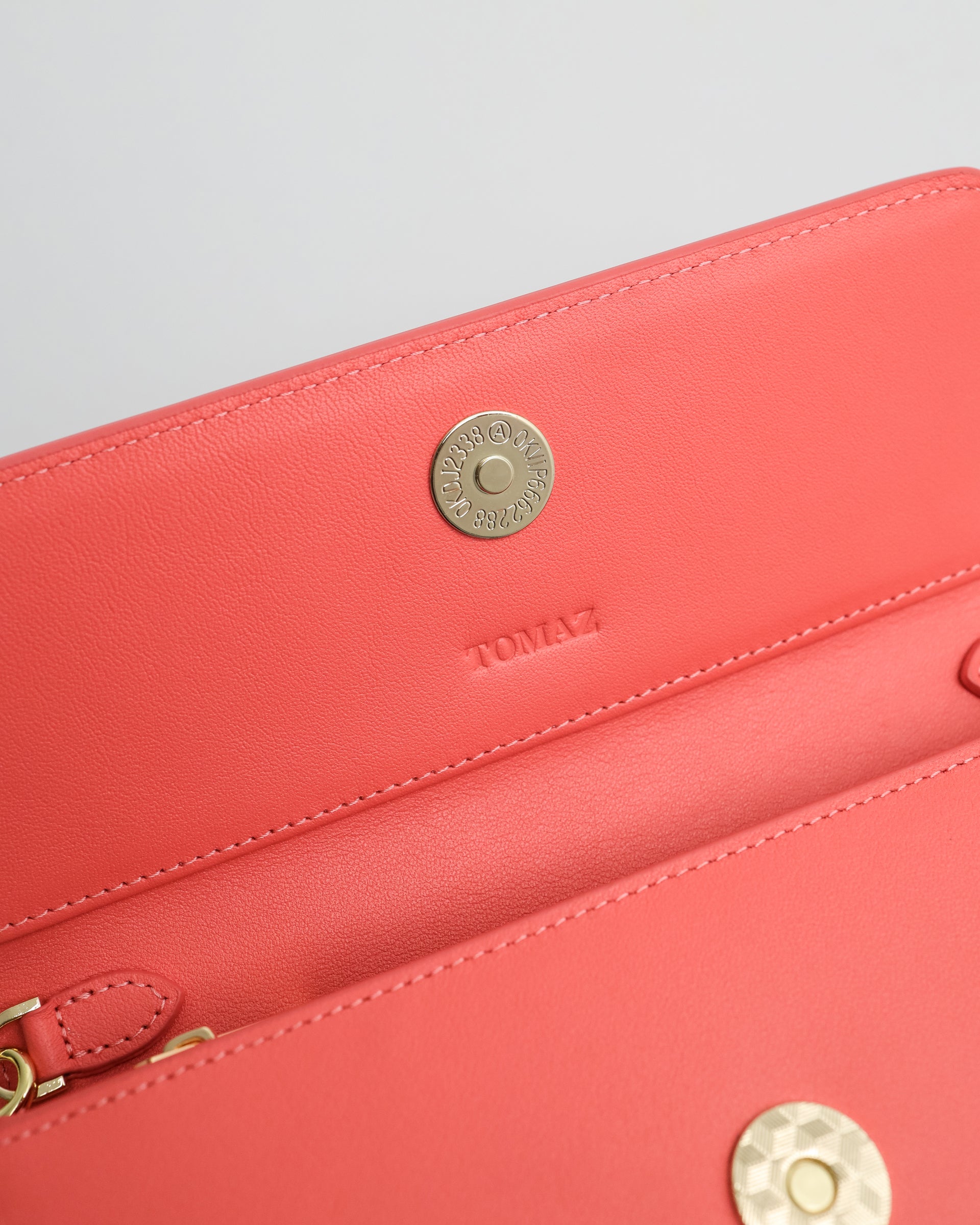 Dompet Panjang Wanita Tomaz BL187 (Merah Jambu Muda)