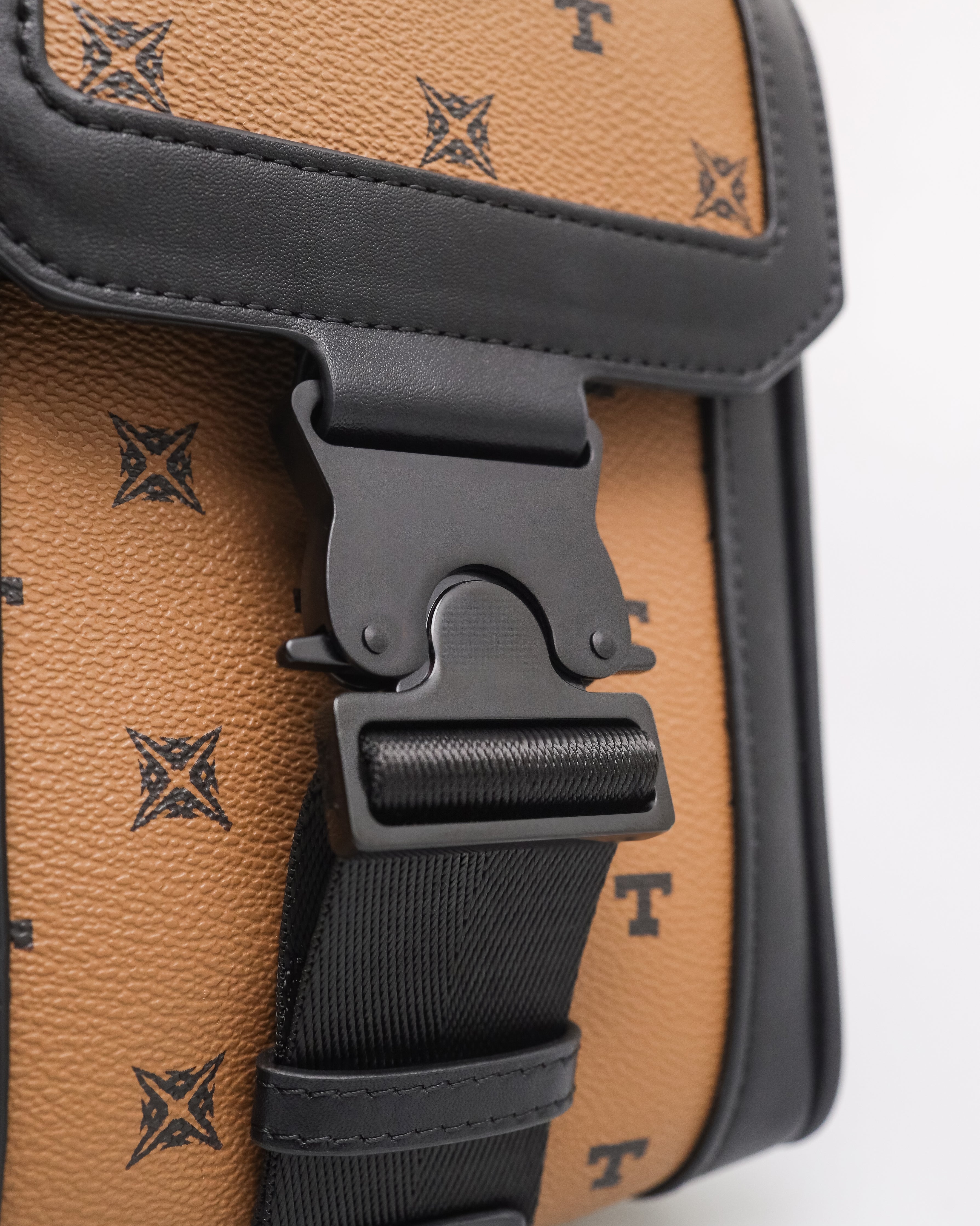 Tomaz NT-TZ444 Monogram Men's Bridle Bag