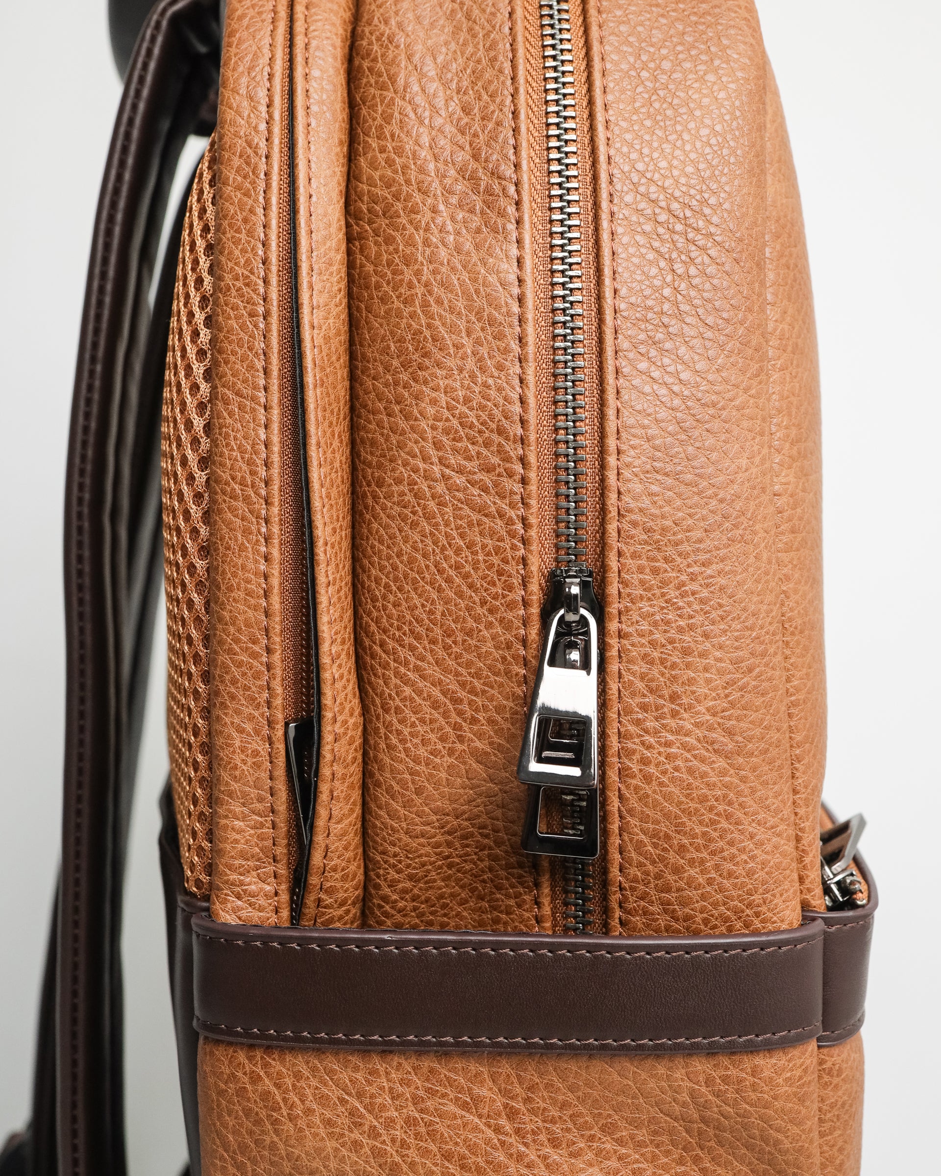 Beg galas lelaki Tomaz NT-TZ391 (Coklat)