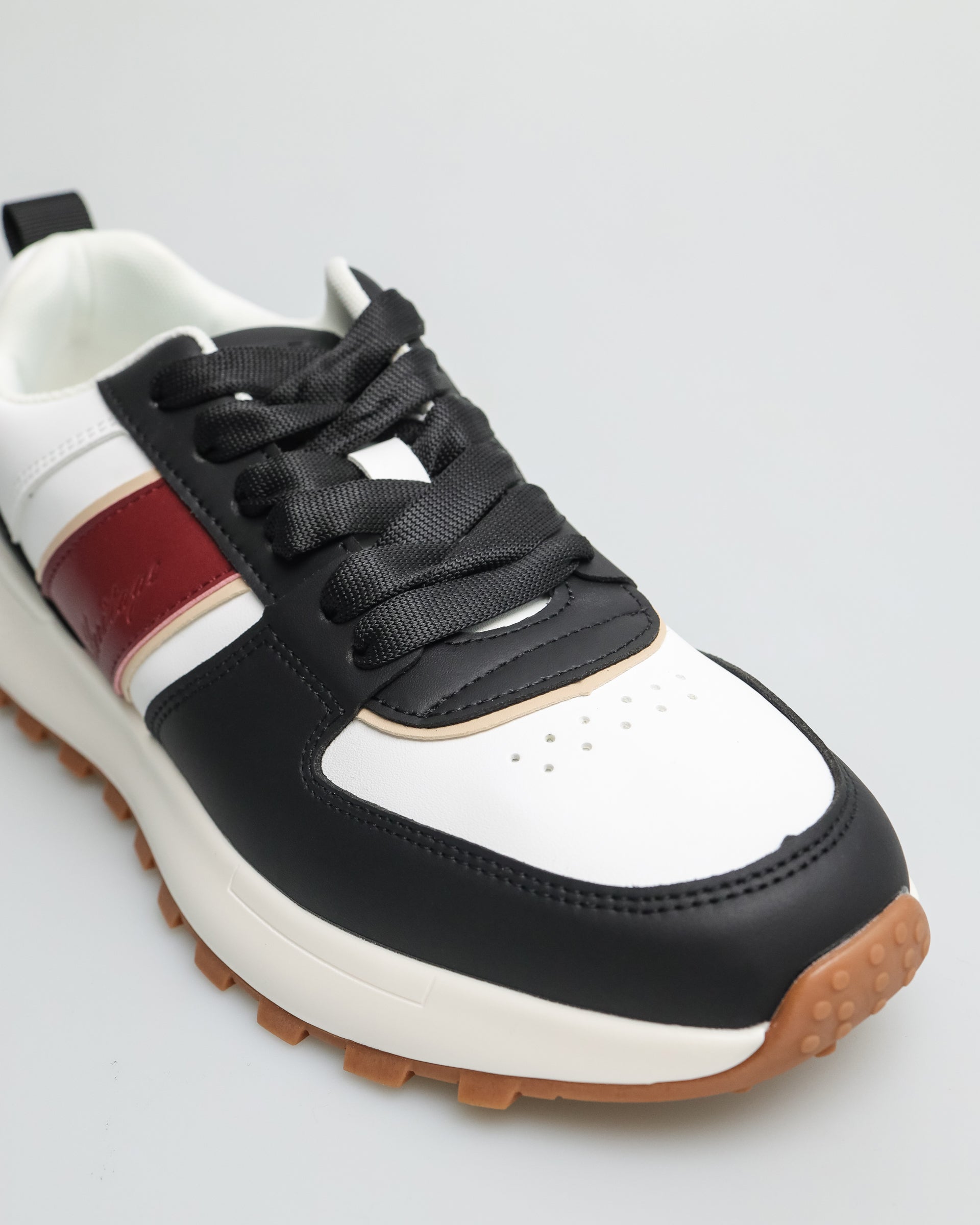 #color_black/white/red