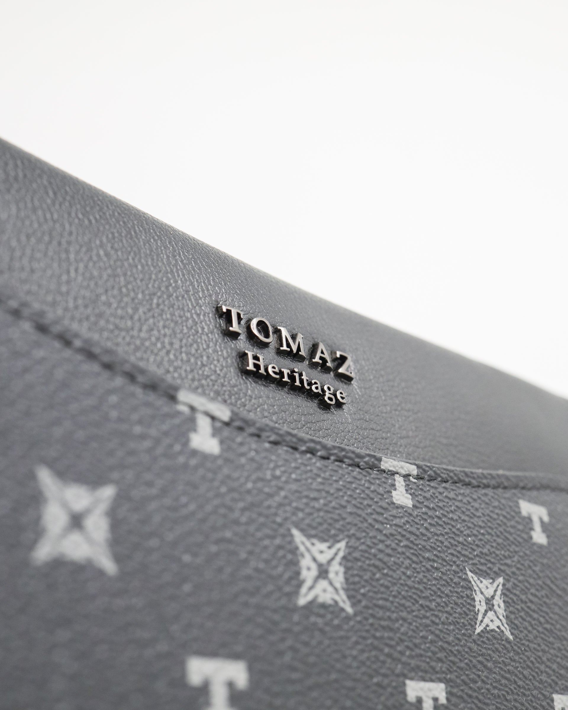 Klac Lelaki Tomaz NT-TZ411 Monogram (Hitam)