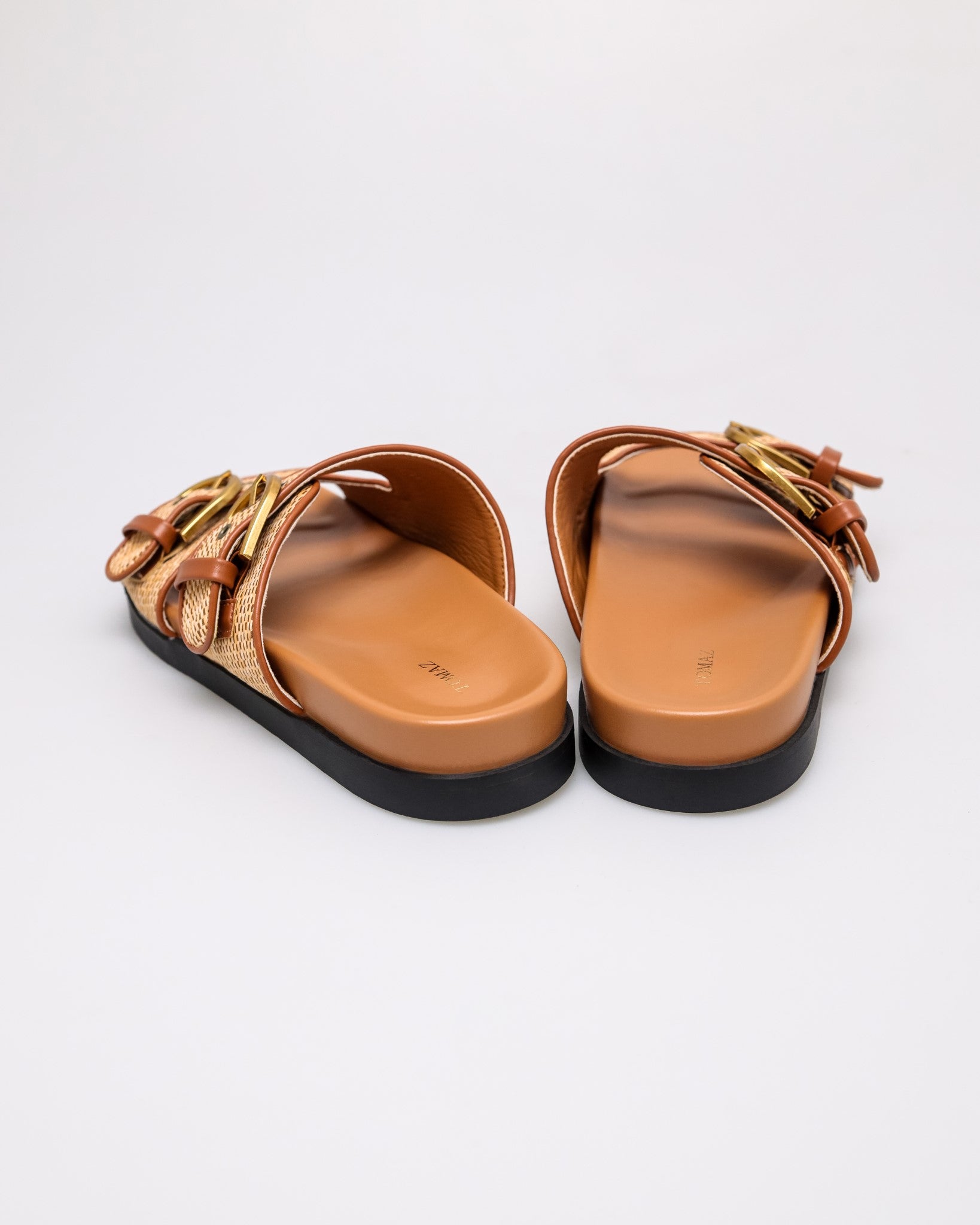 #color_brown