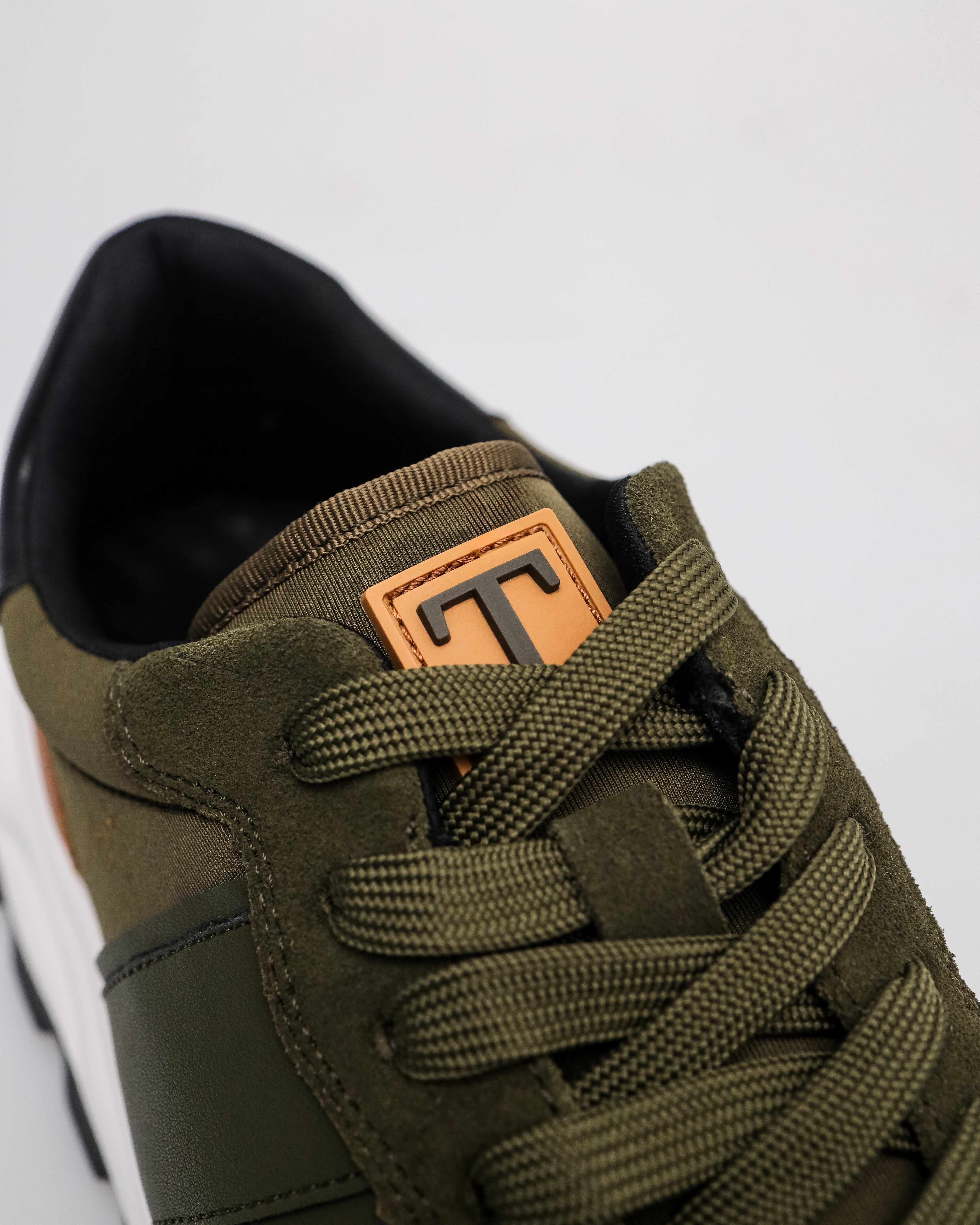 Tomaz C678M Men's Bold Edge Sneakers