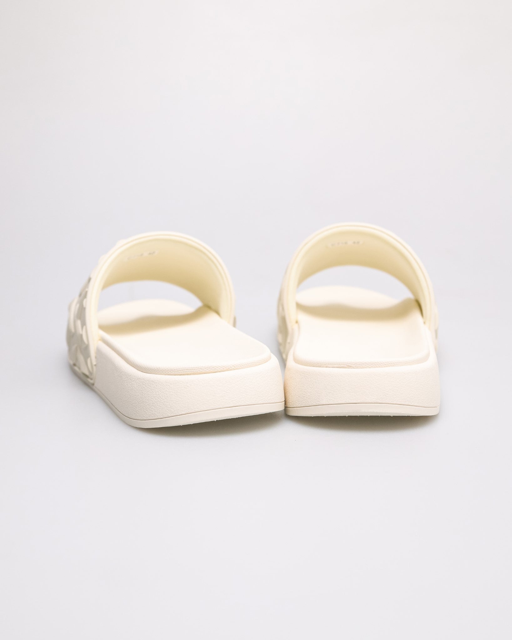 #color_white