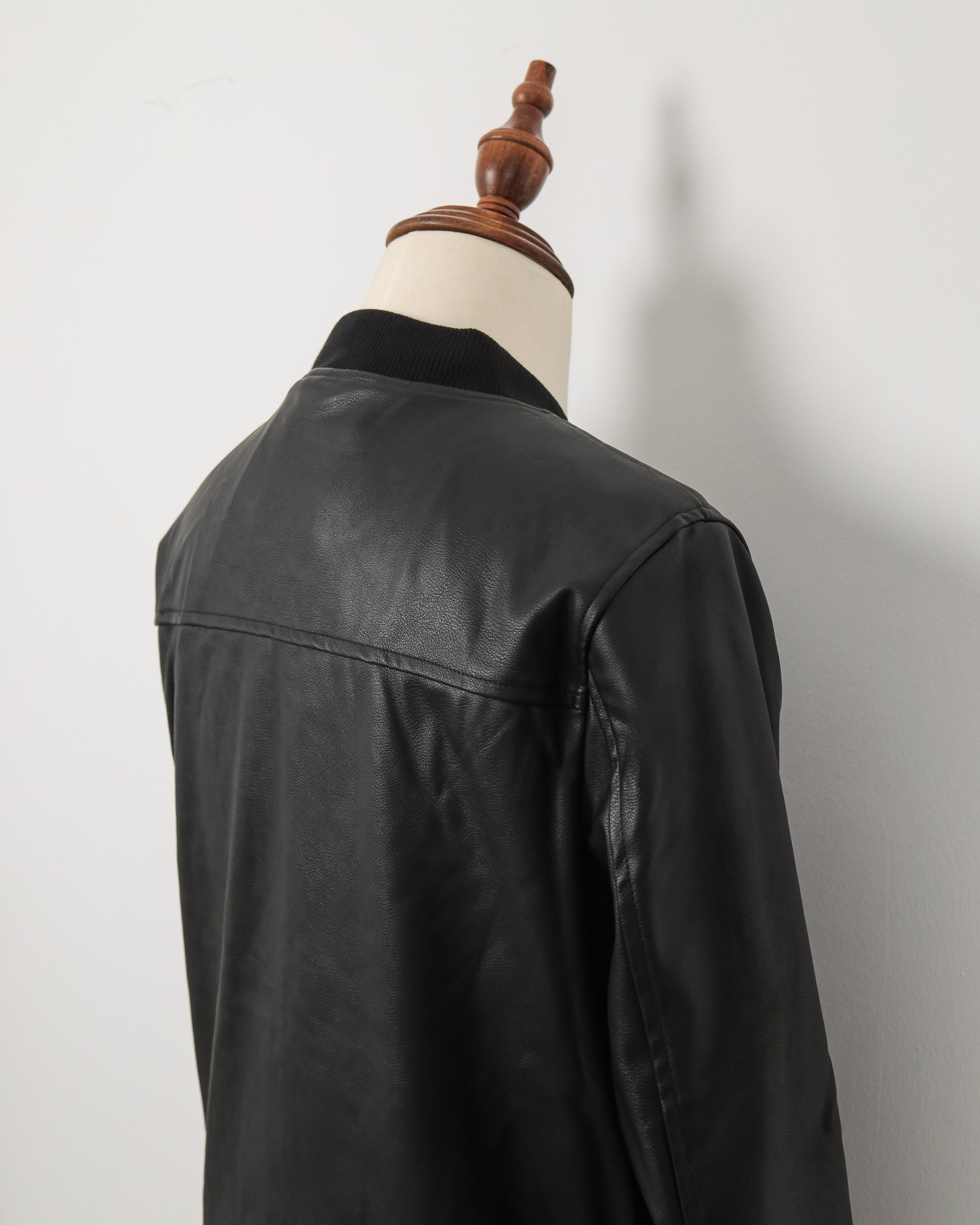 Jaket Lelaki Tomaz CC-06 (Hitam)