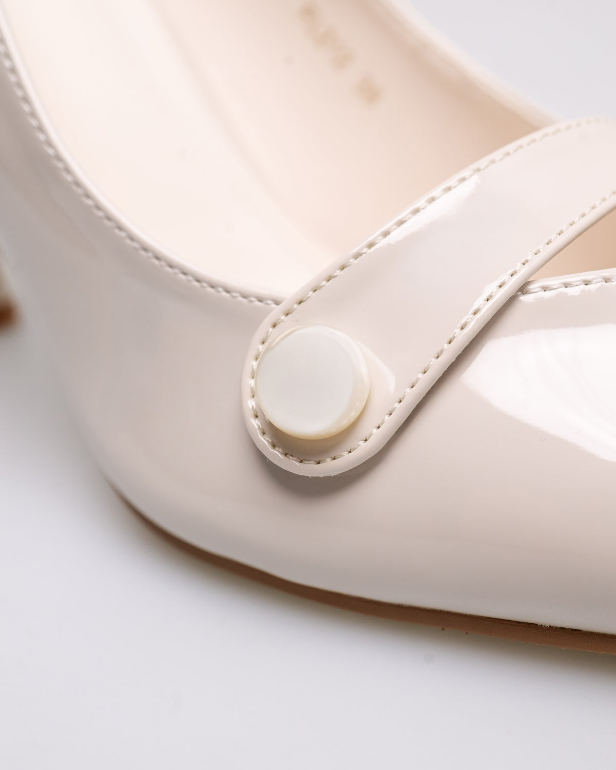 #color_ivory