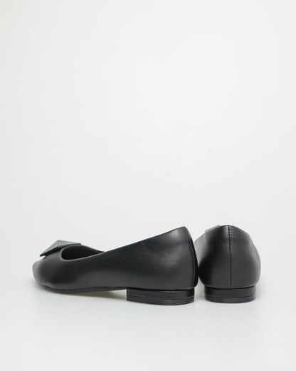Tomaz NN202 Ladies Stud Pointed-Toe Flats (Black)