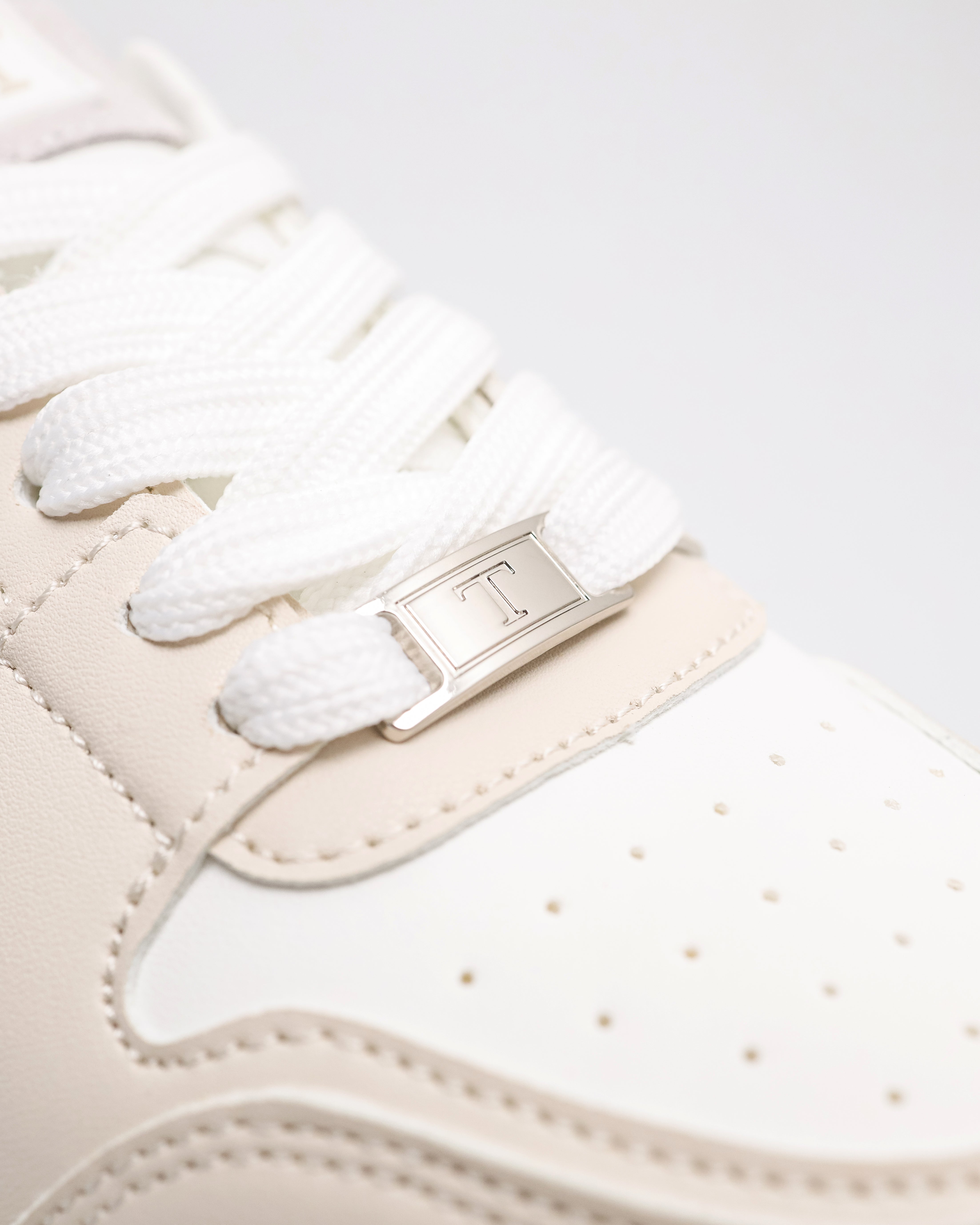 #color_white/beige