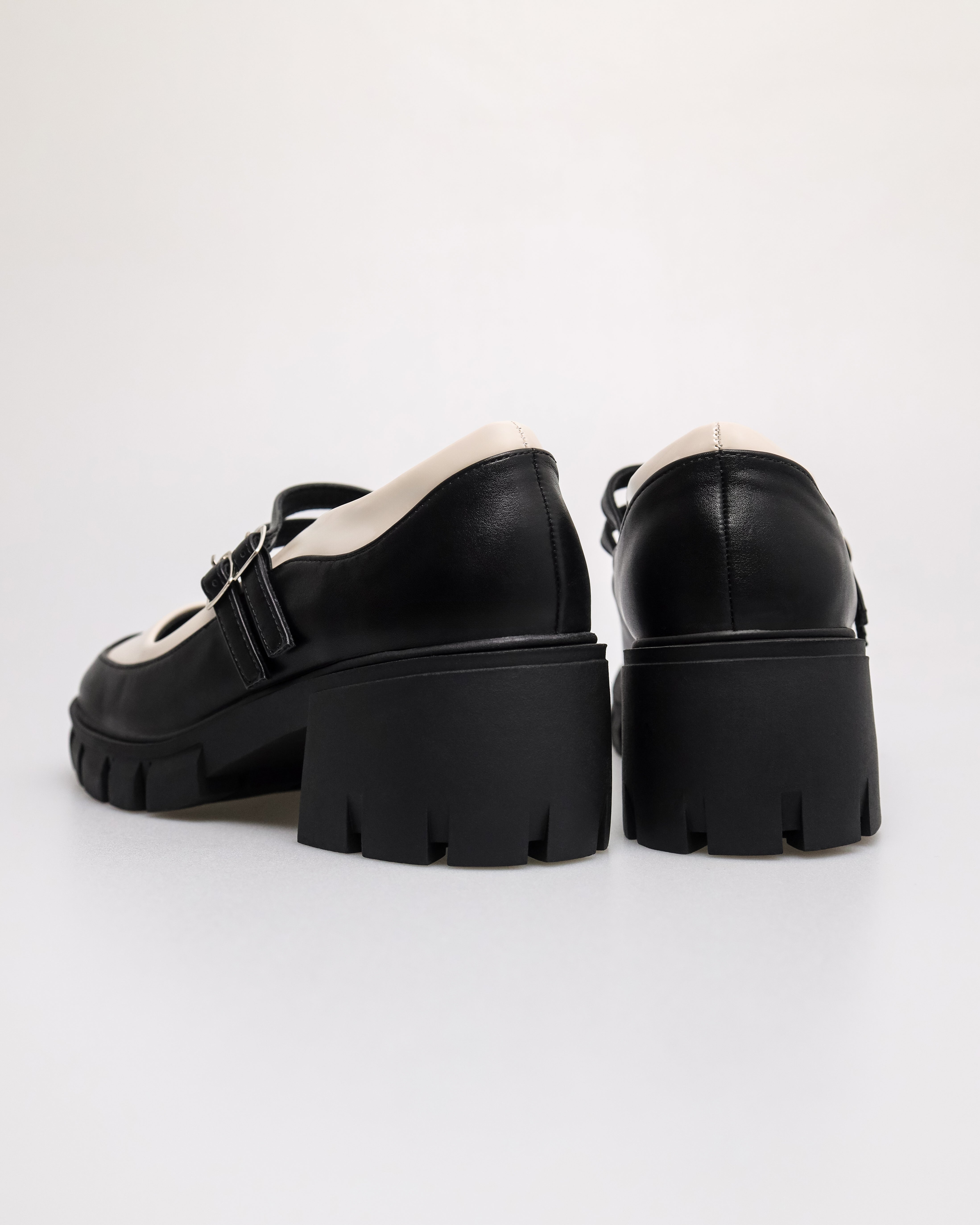 #color_black/cream