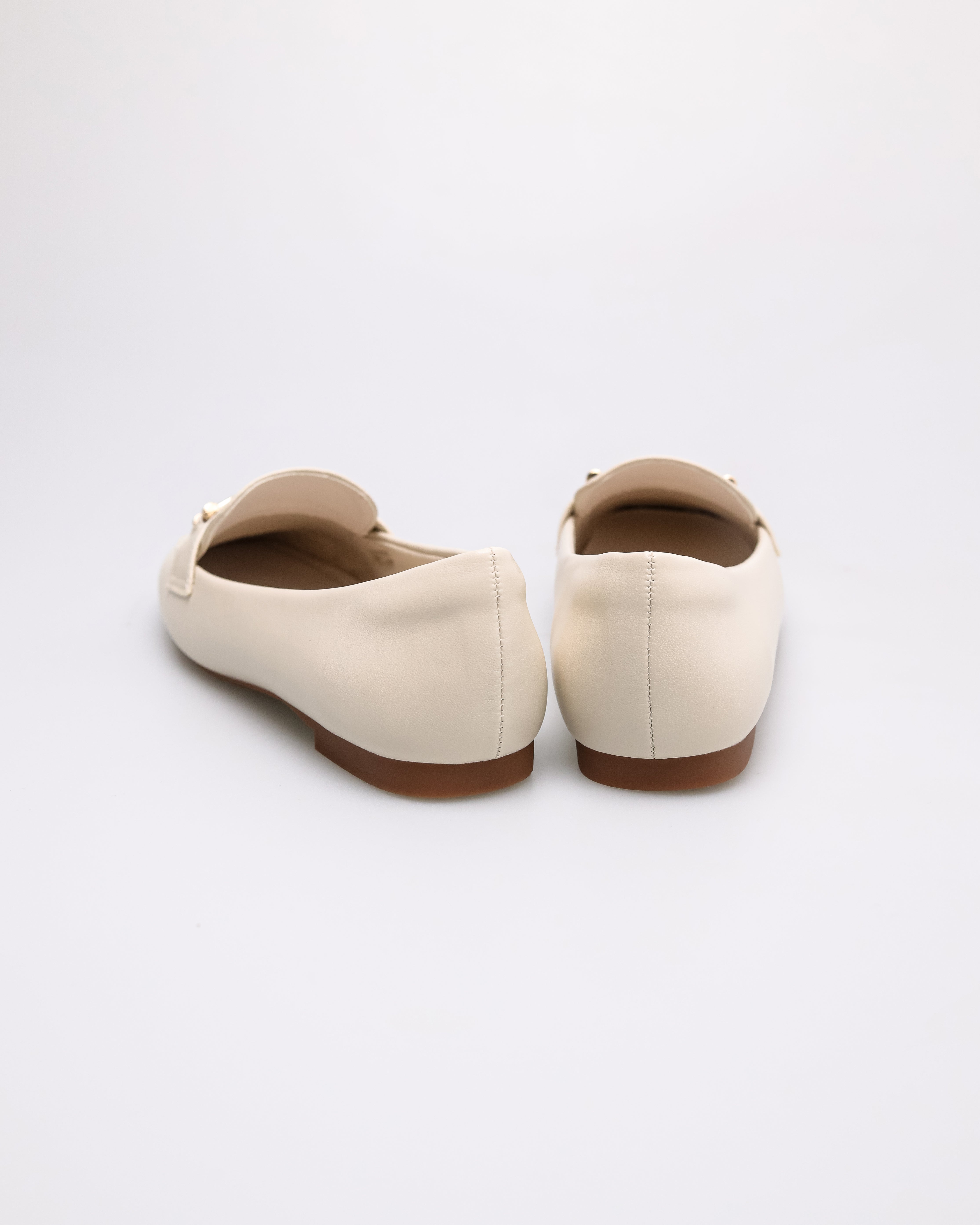 #color_ivory