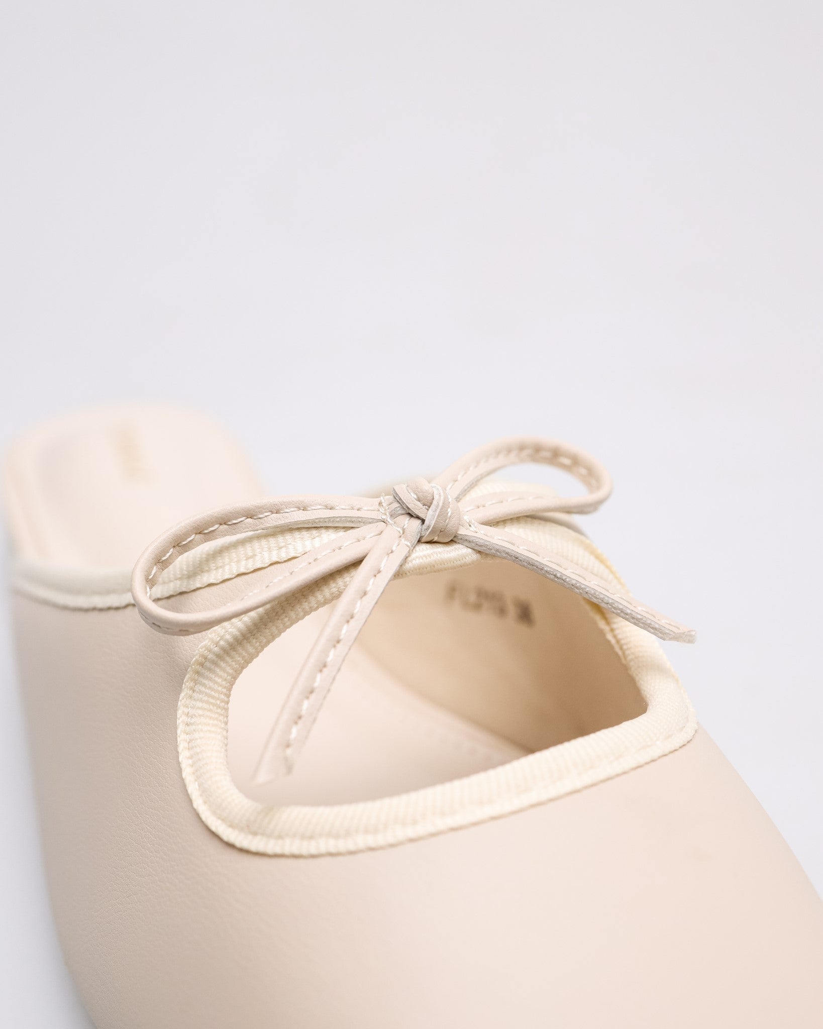 #color_ivory