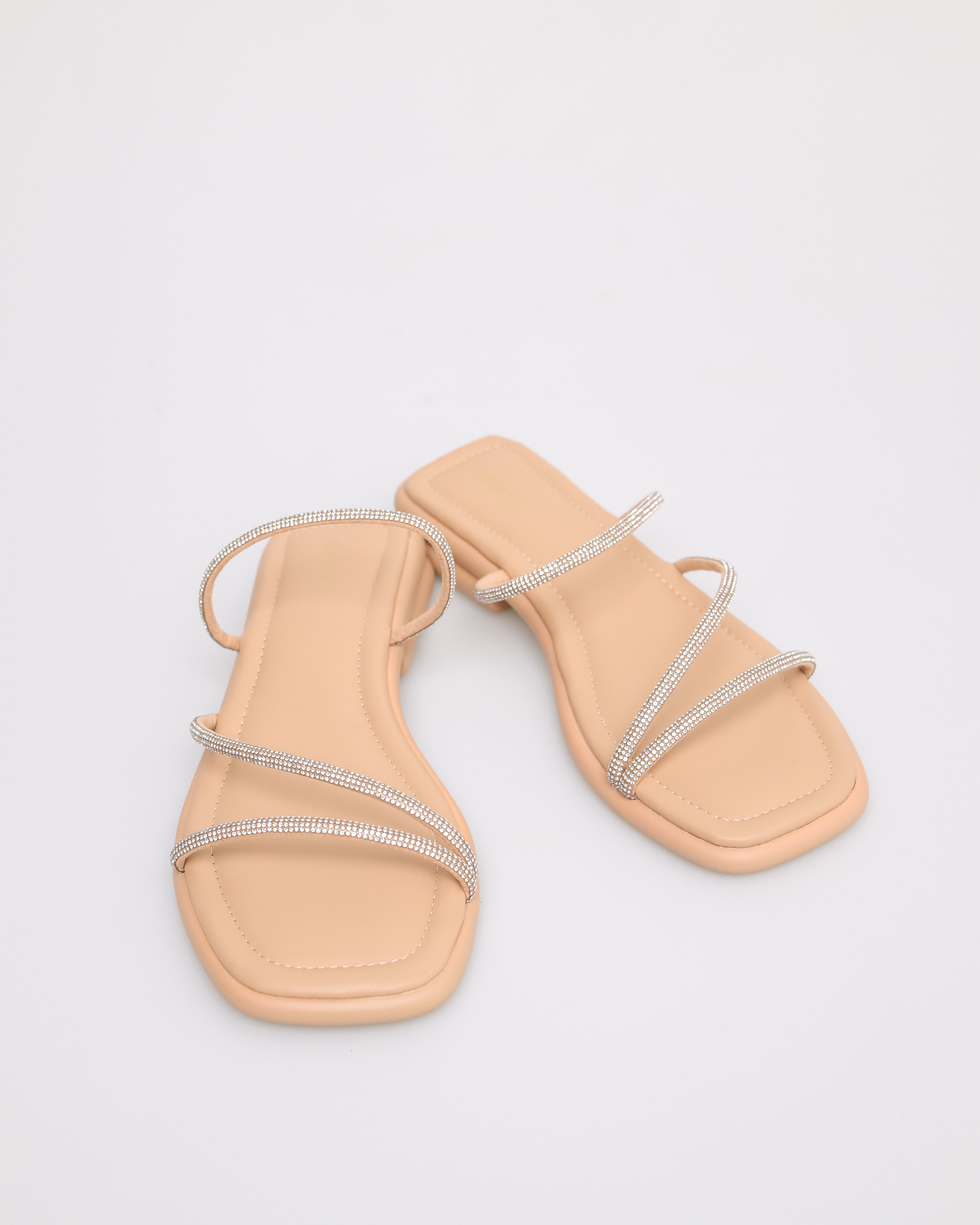 Sandal Tali Kristal Wanita Tomaz NN185 (Beige)