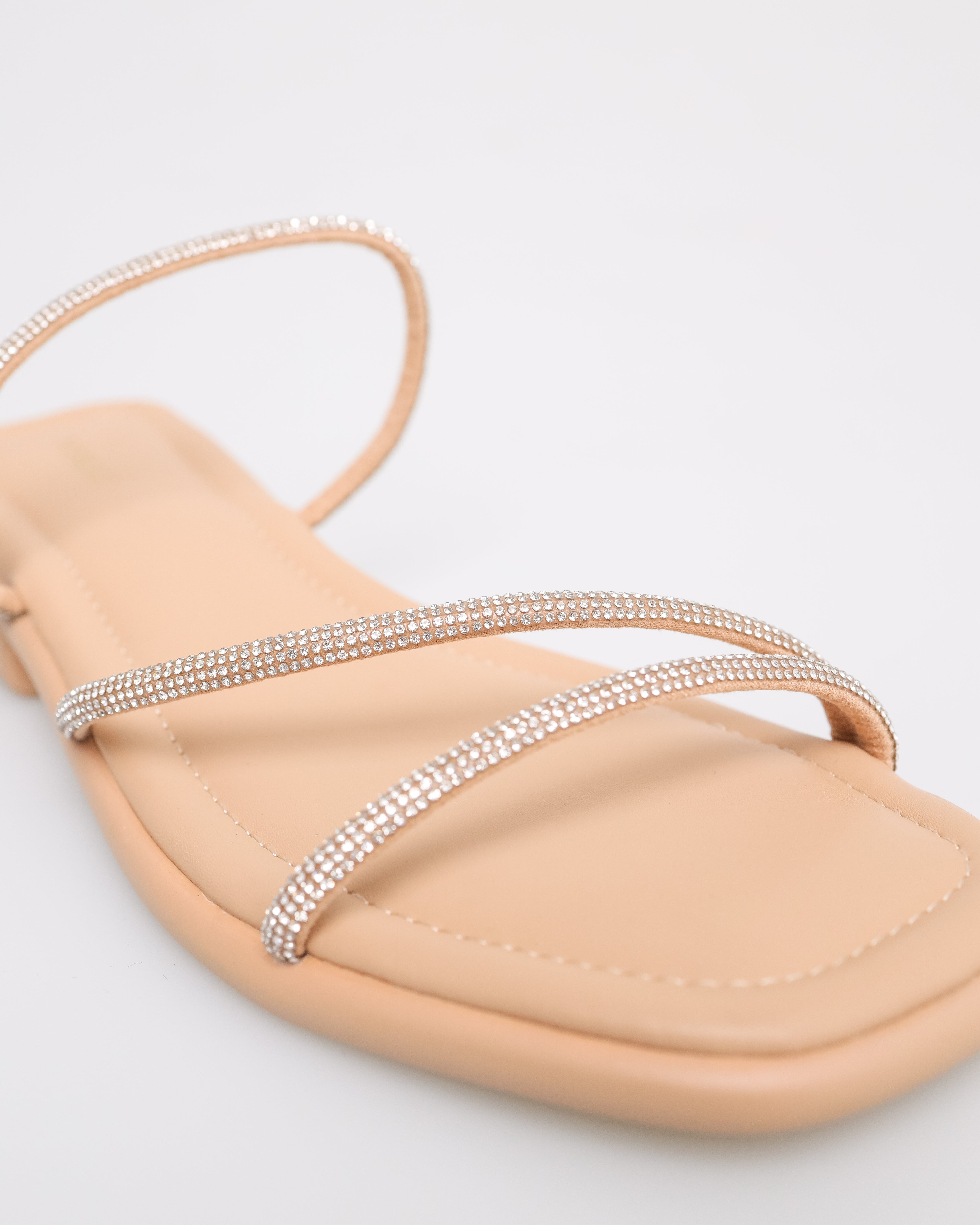 Sandal Tali Kristal Wanita Tomaz NN185 (Beige)