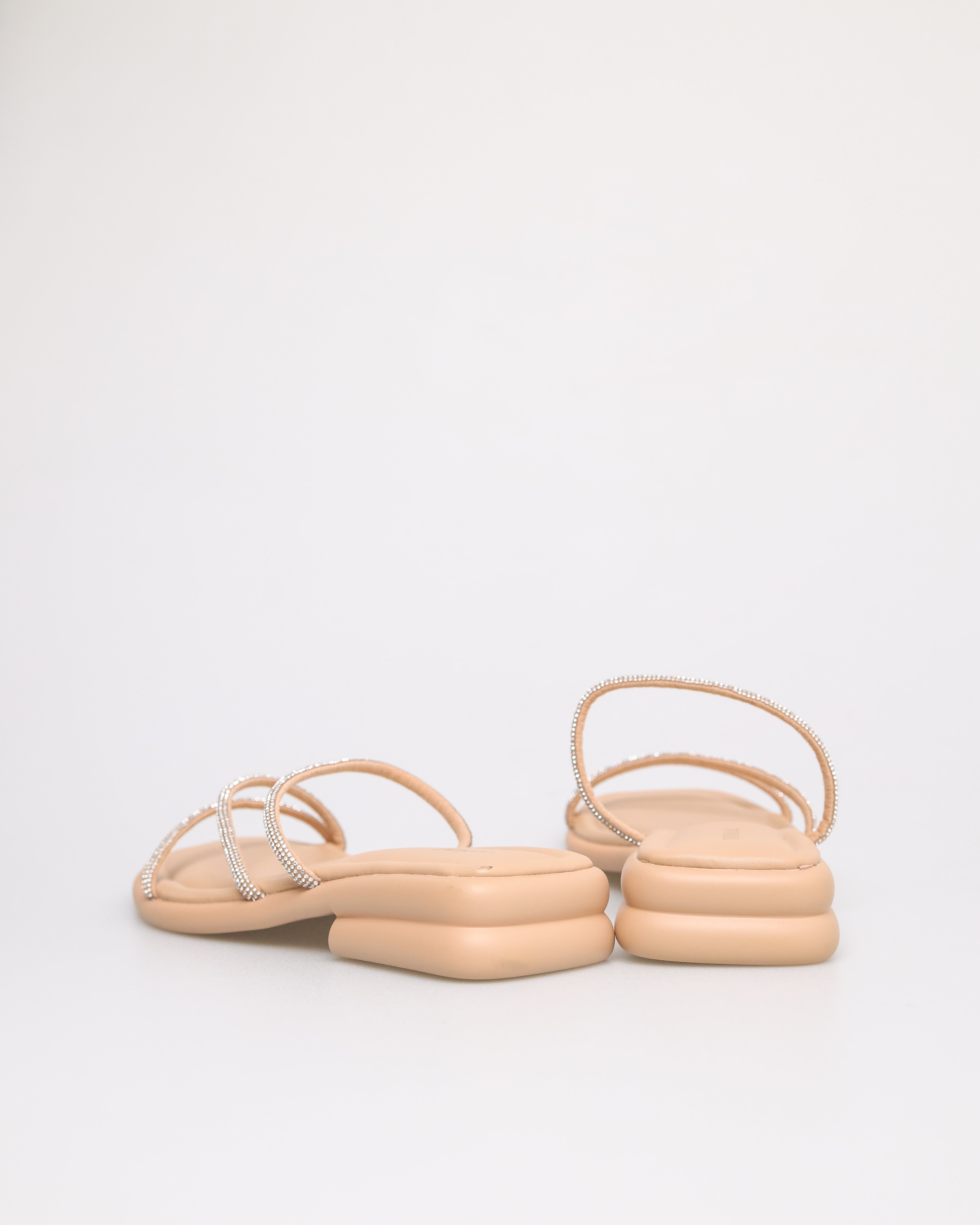 Sandal Tali Kristal Wanita Tomaz NN185 (Beige)