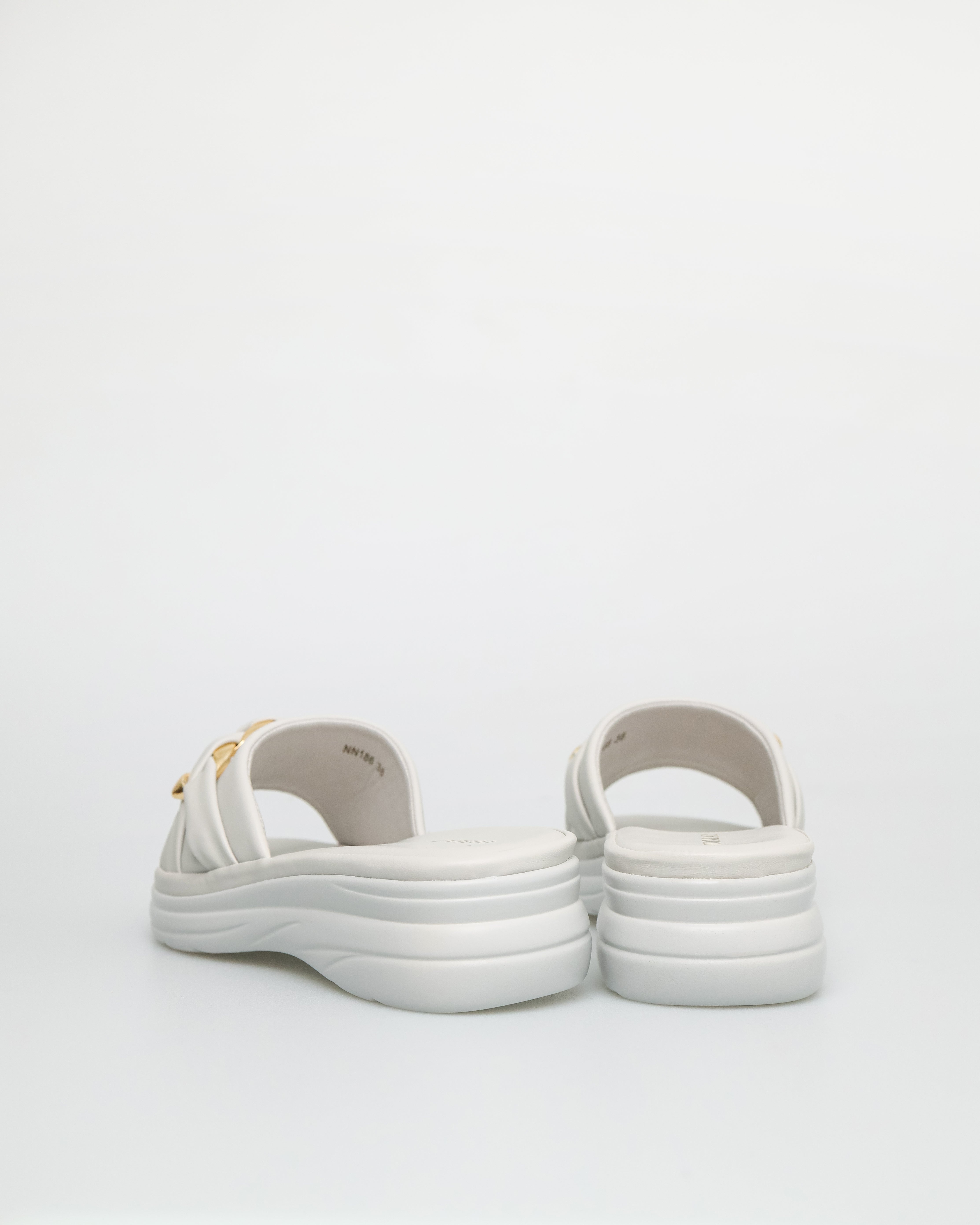 Tomaz NN186 Ladies Open Toe Twisted Buckle Sandals (Grey)