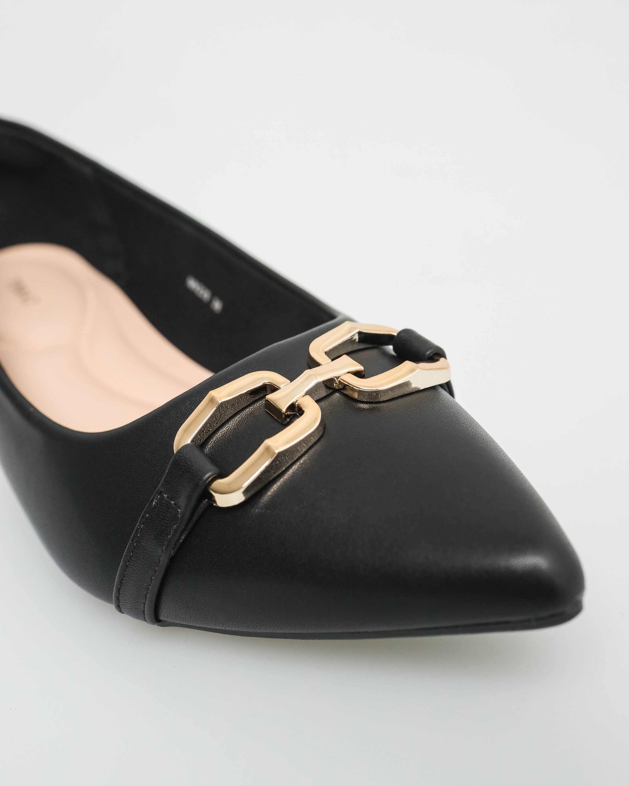 Kasut Tumit Rendah Tomaz NN229 Wanita Runcing (Hitam)