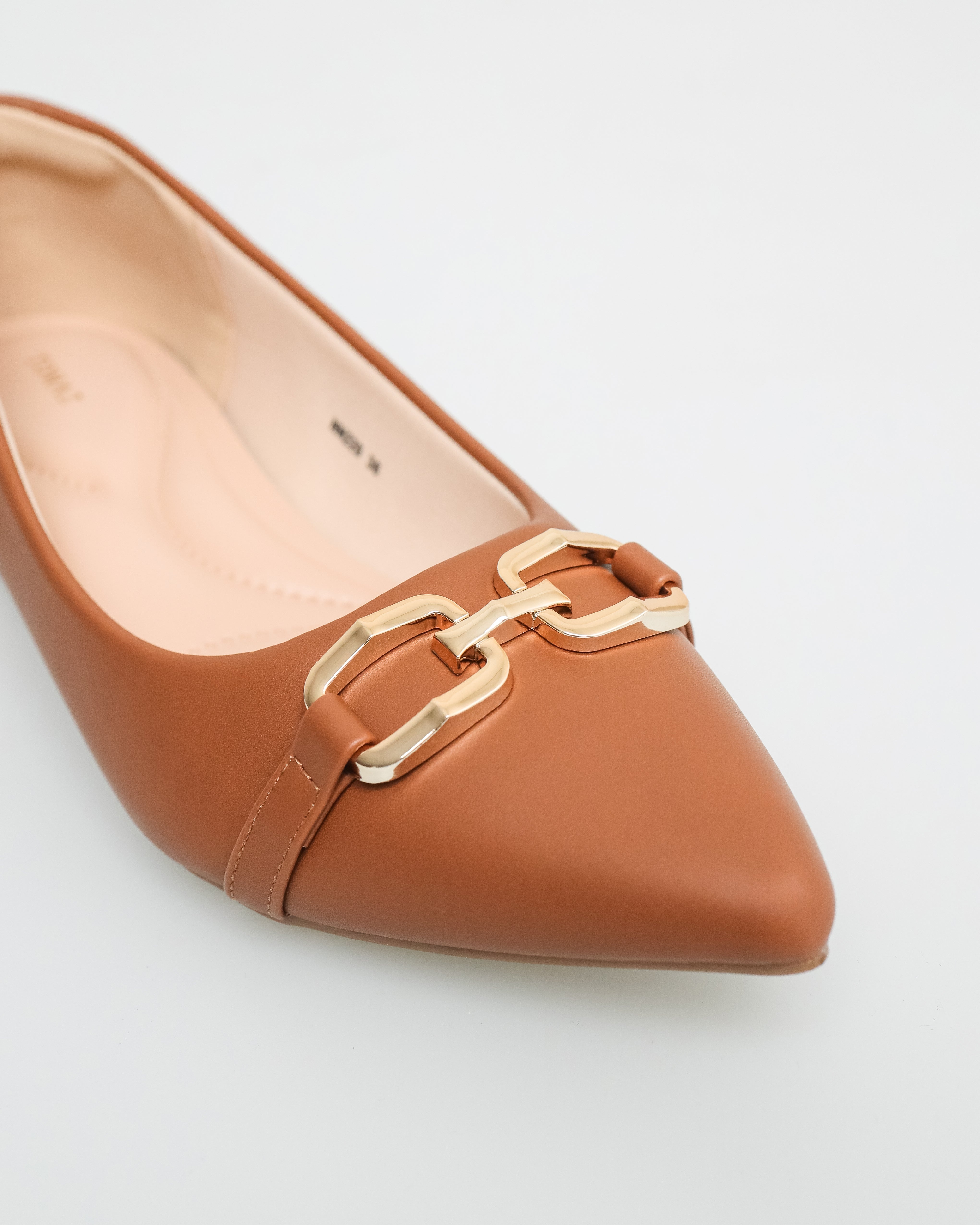 Kasut Tumit Rendah Tomaz NN229 Wanita Runcing (Coklat)
