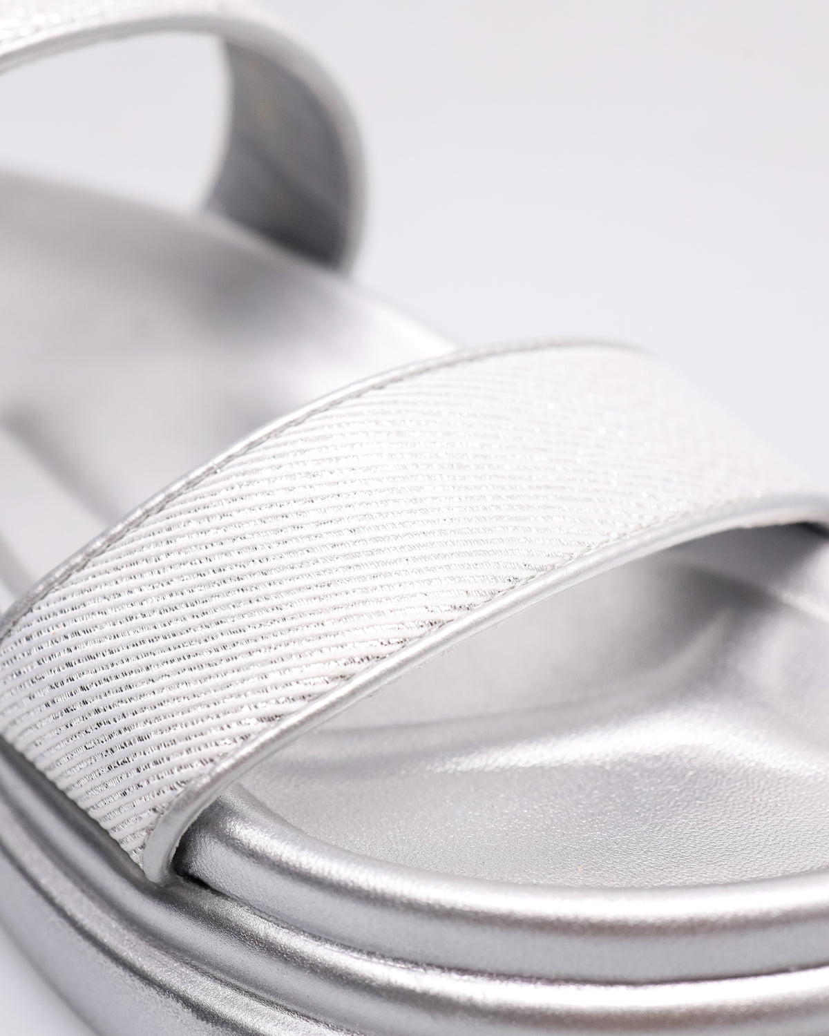 #color_silver