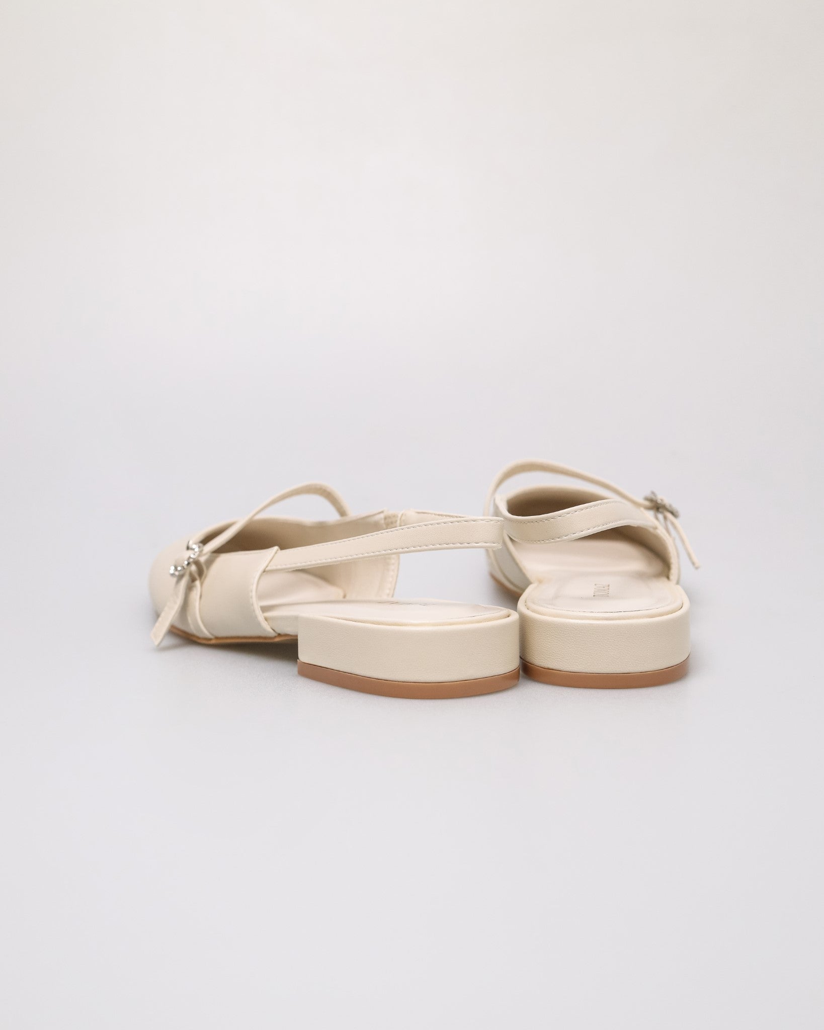 #color_ivory