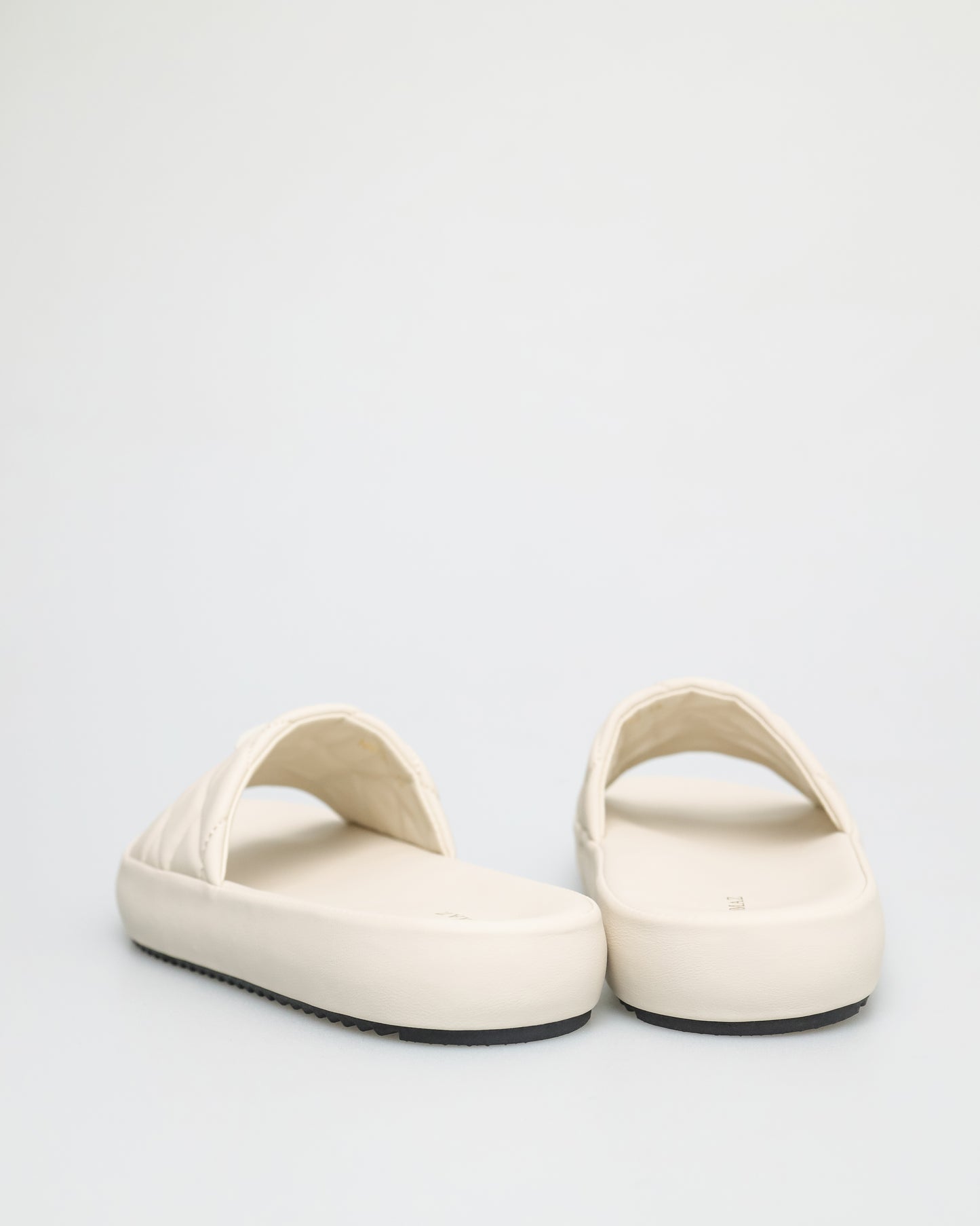 Tomaz NN190 Ladies Quilted Emblem Sandals (Cream)
