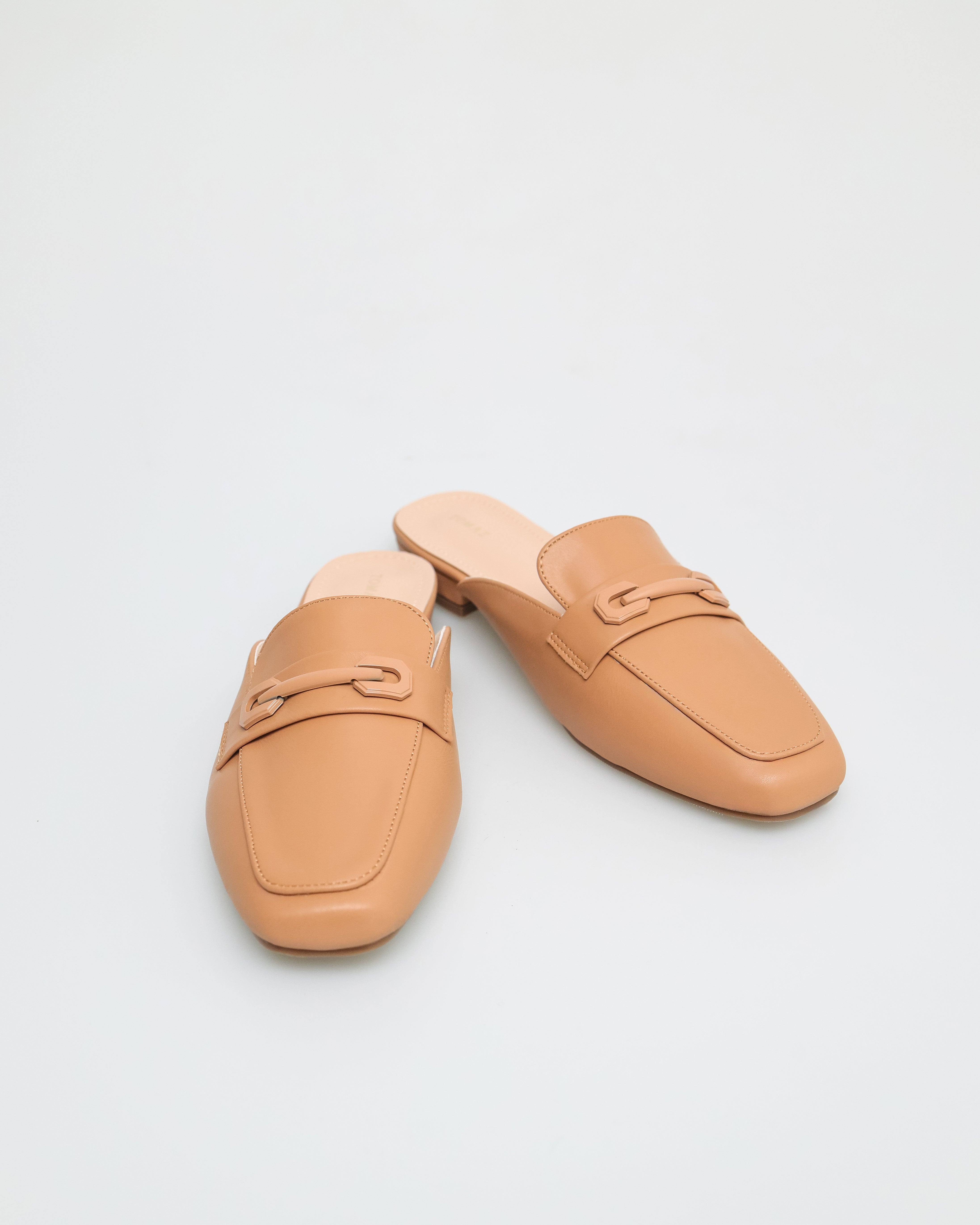 #color_camel