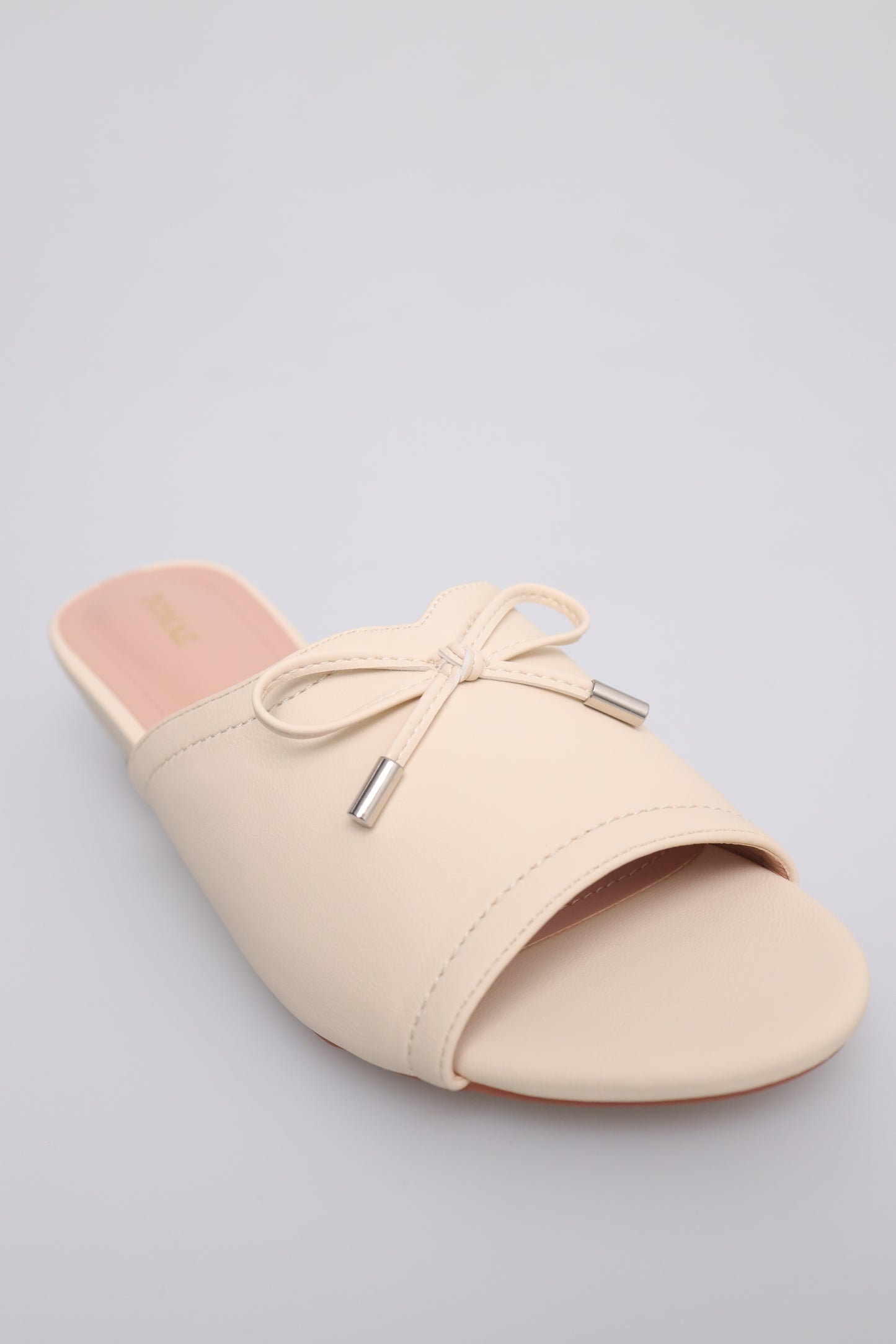 Tomaz FL064 Ladies Slide in Flats (Cream)