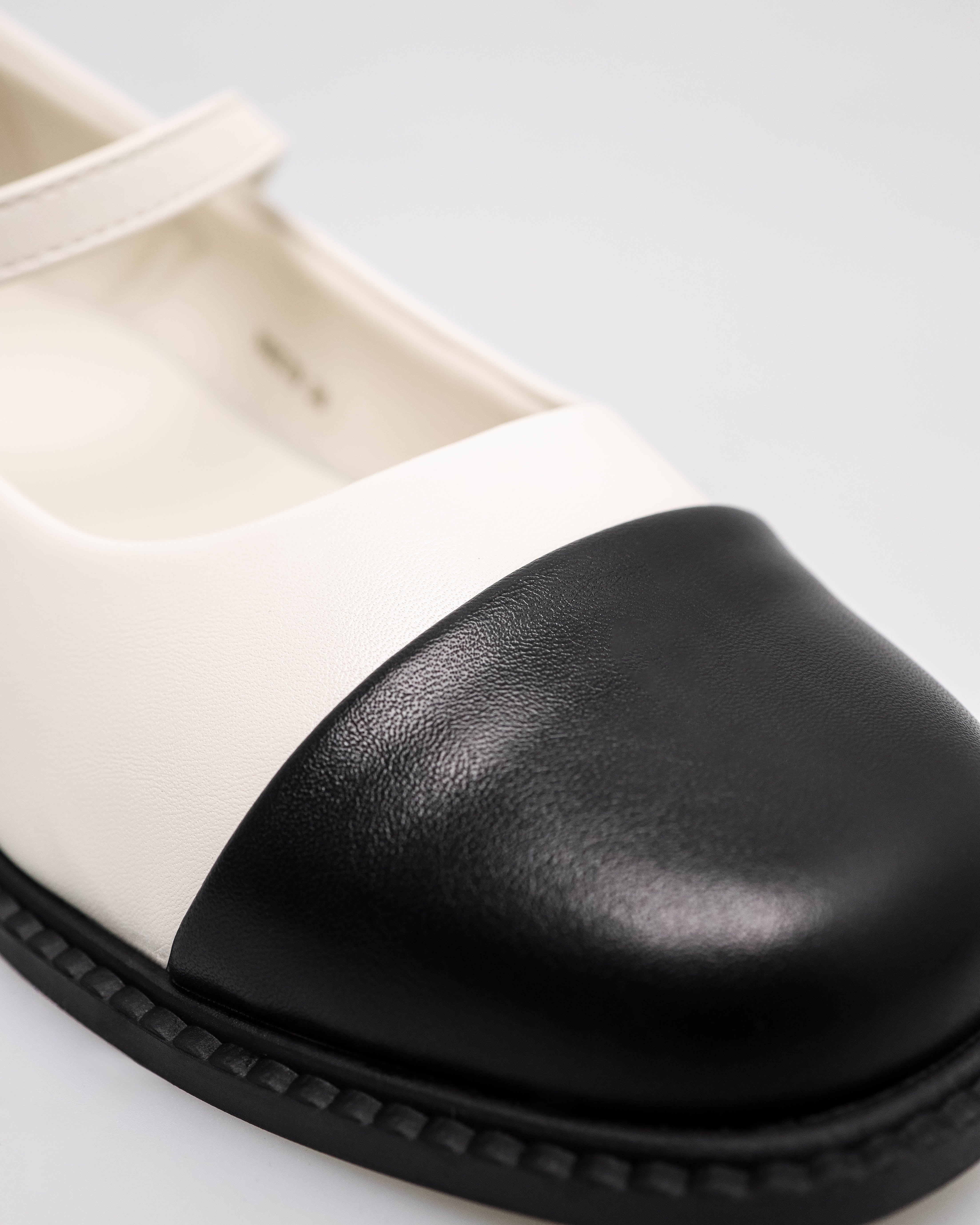 #color_black/cream