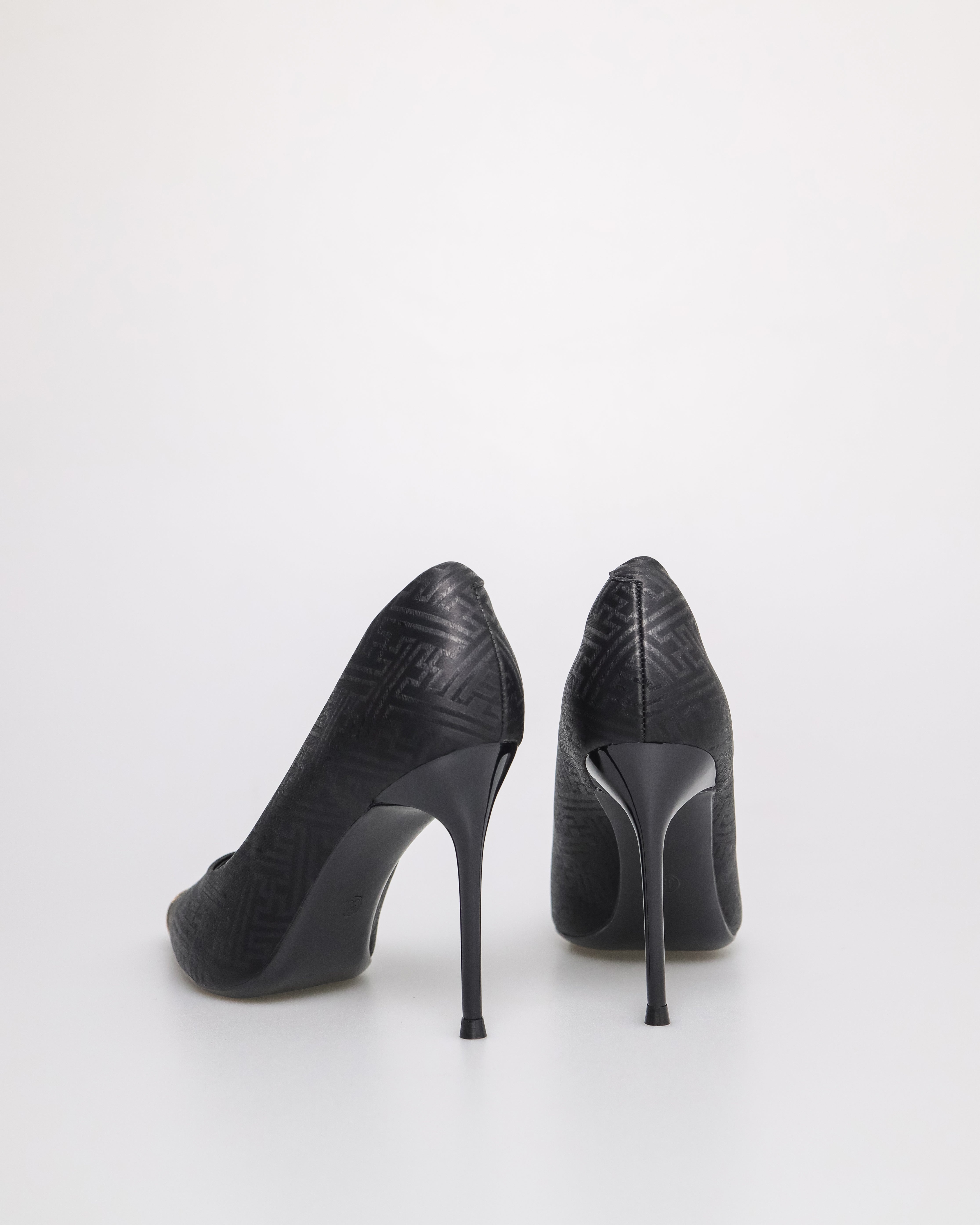 Tumit Belang Runcing Emas Tomaz FL068 Wanita (Hitam)