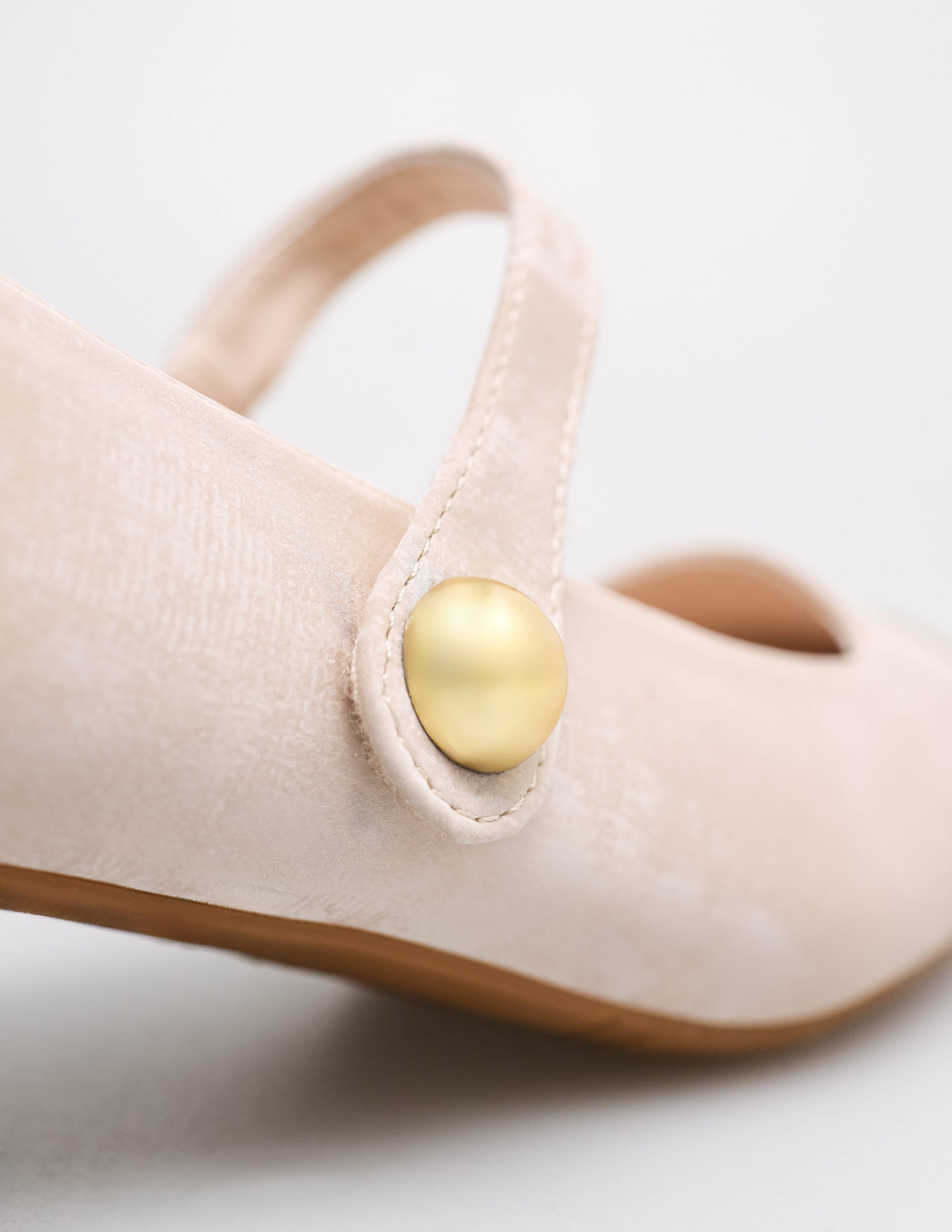 #color_blush/beige