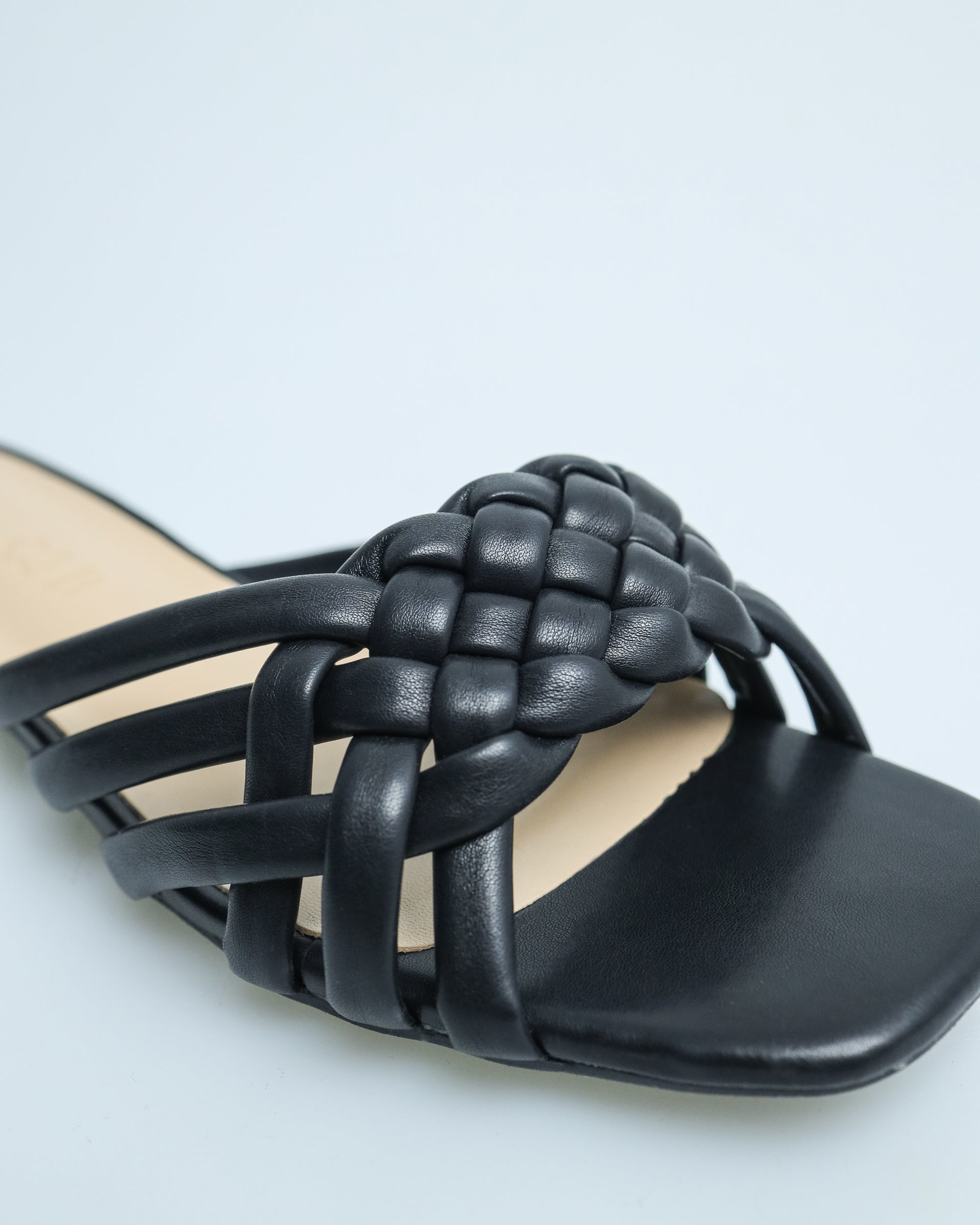 Sandal Bertali Jalinan Wanita Tomaz YX55 (Hitam)