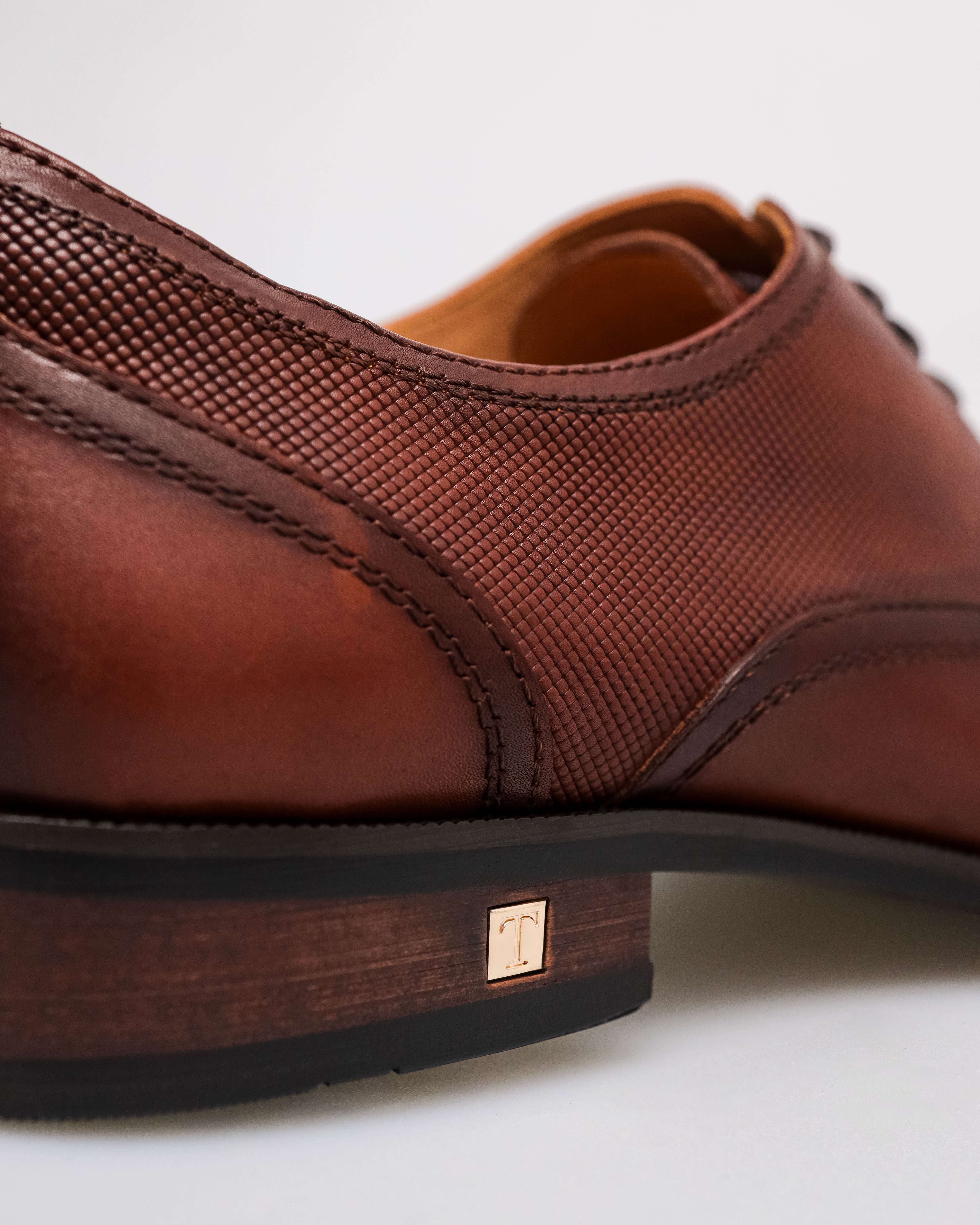 #color_brown