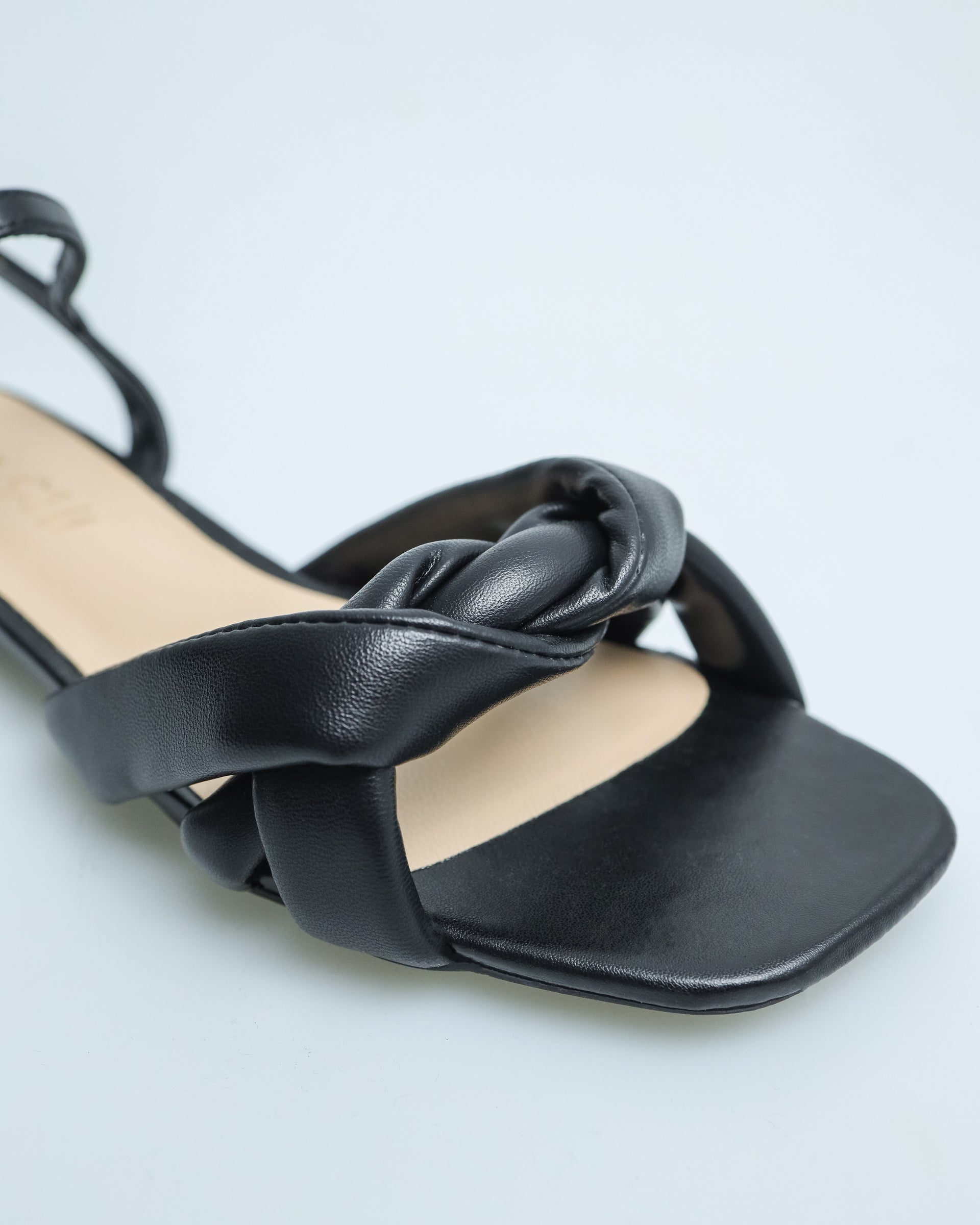 Tomaz YX83 Ladies Twisted Strap Slingback Sandals (Black)