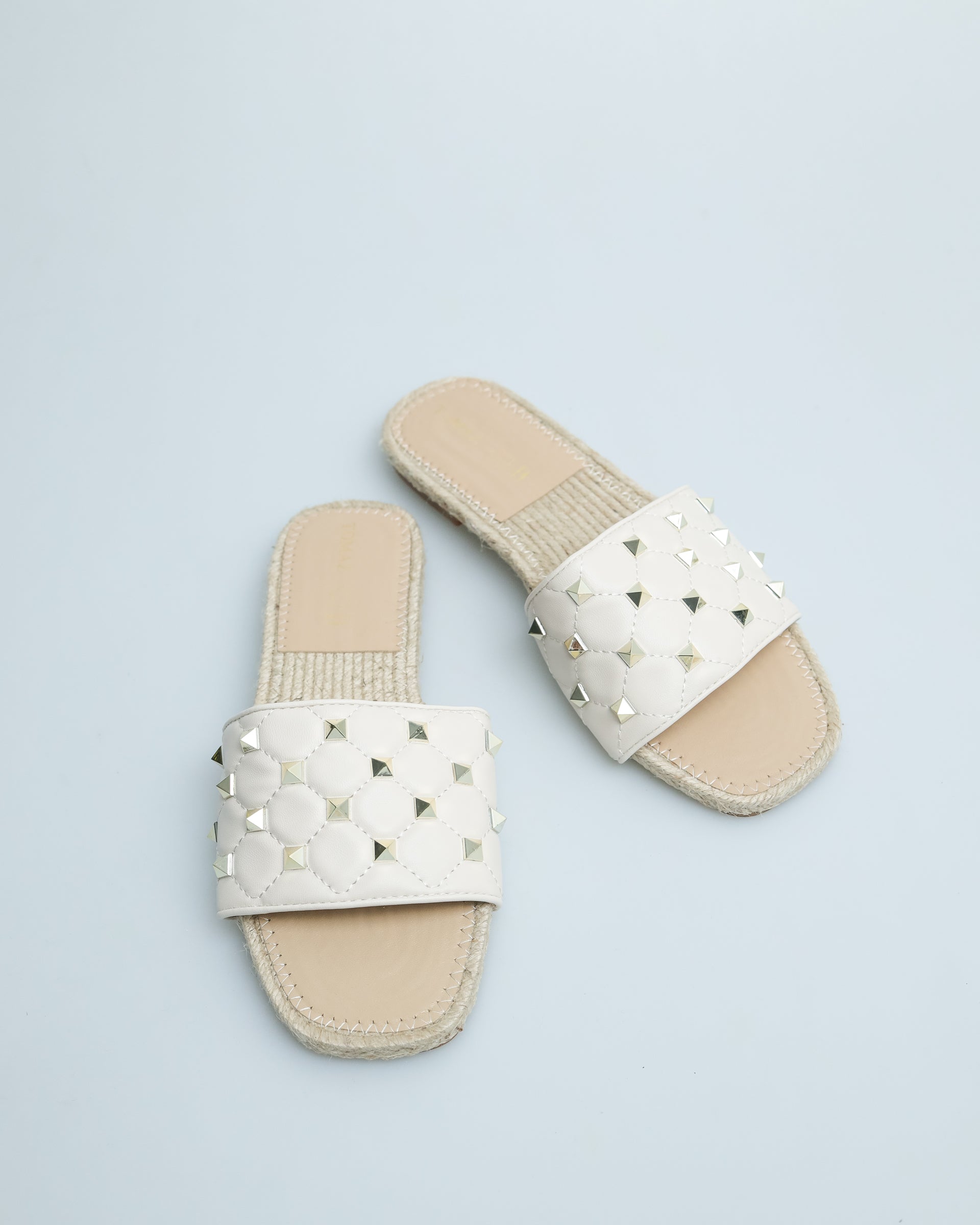 #color_white/beige