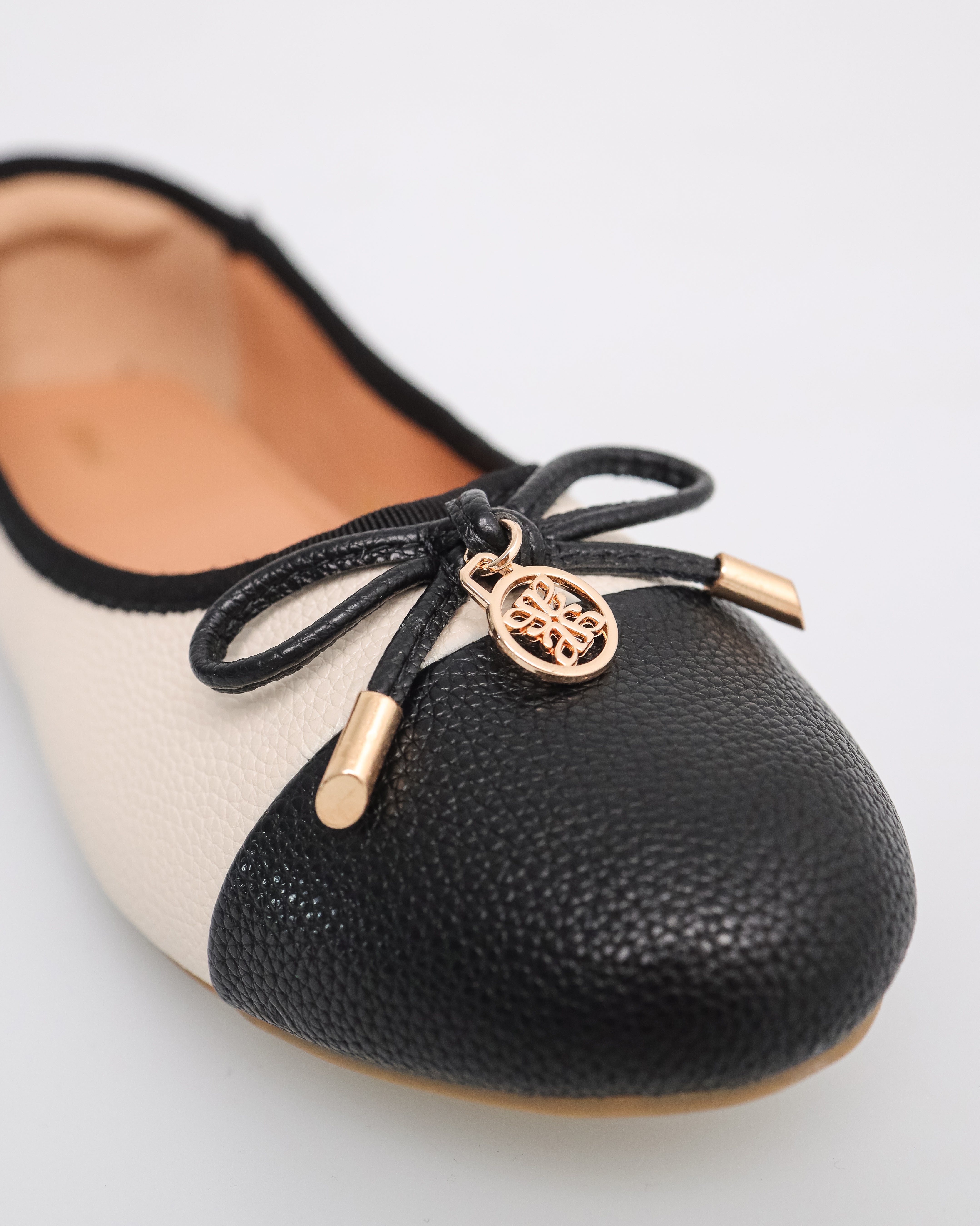 Tomaz FL048 Reben Wanita Flat Dua Tona (Beige/Hitam)
