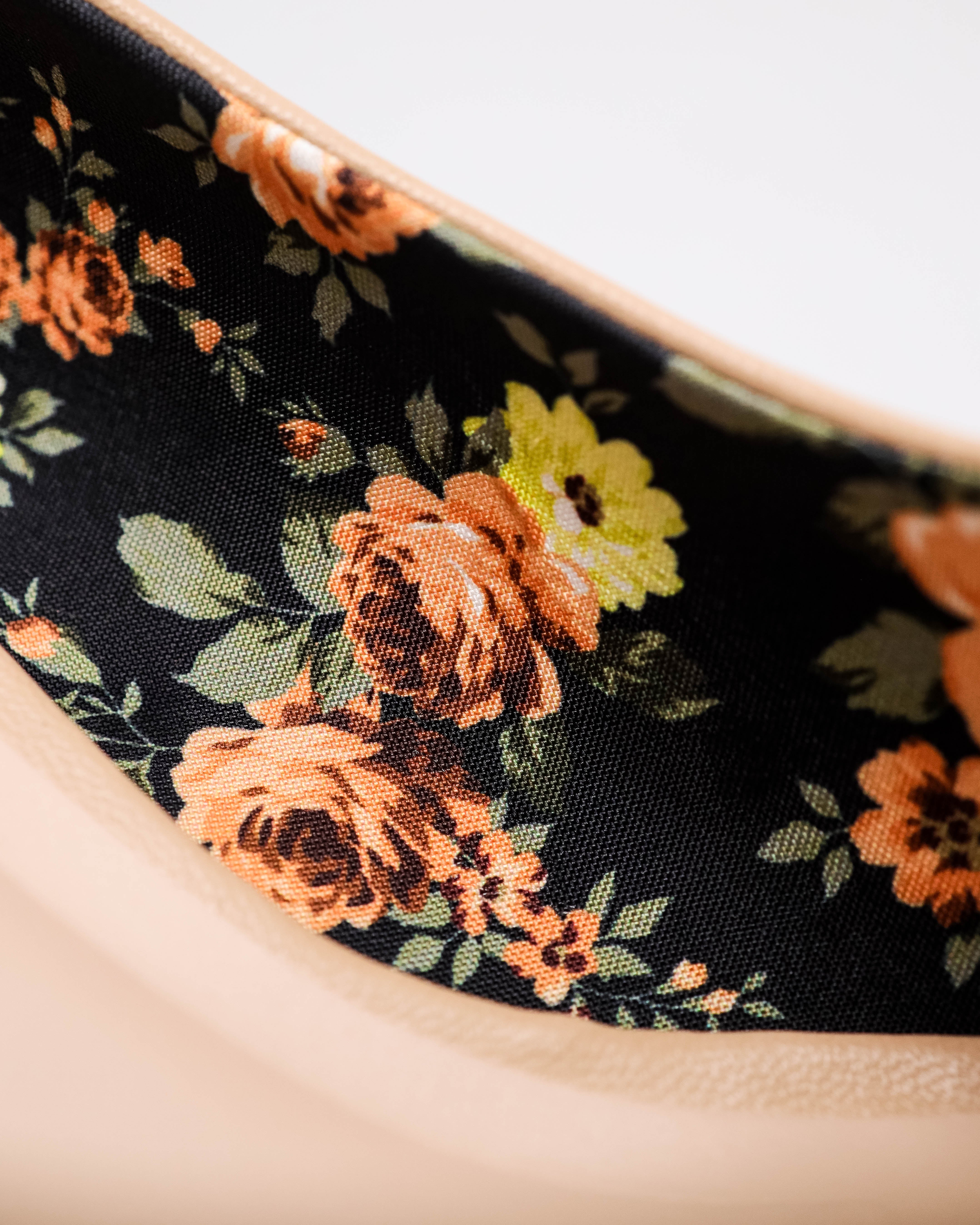 #color_black/beige