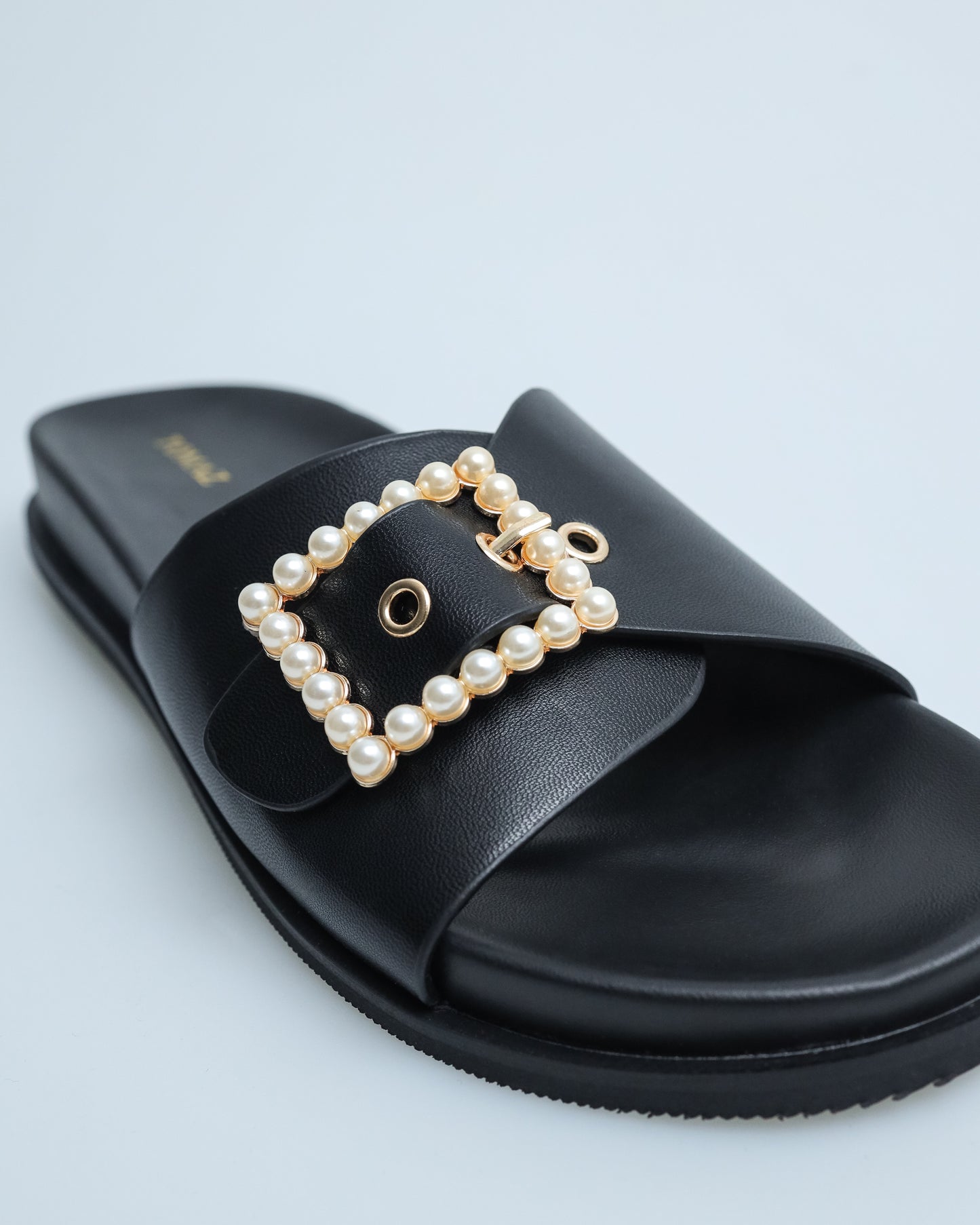 Tomaz YX134 Ladies Pearl Buckle Sandals  (Black)