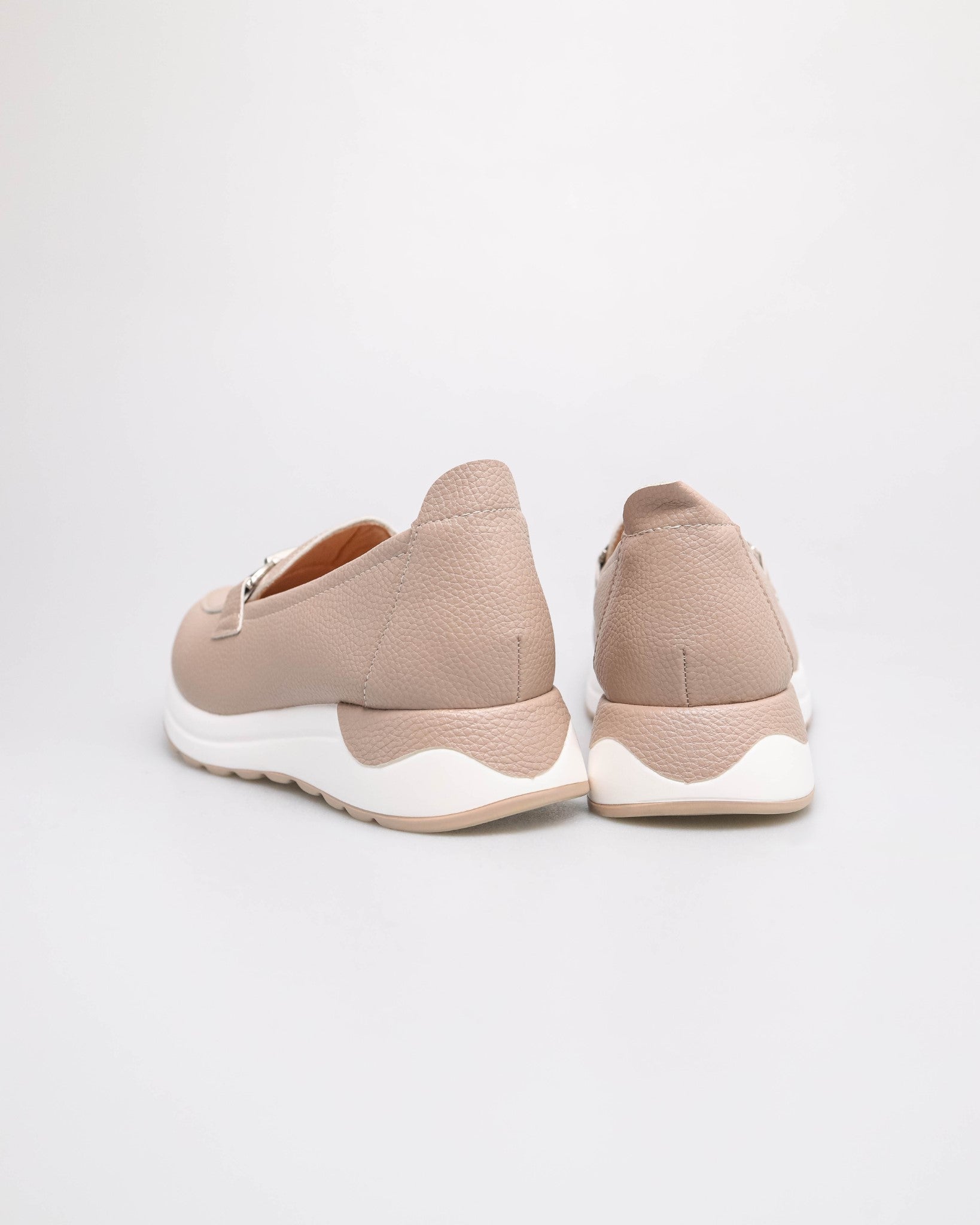#color_taupe