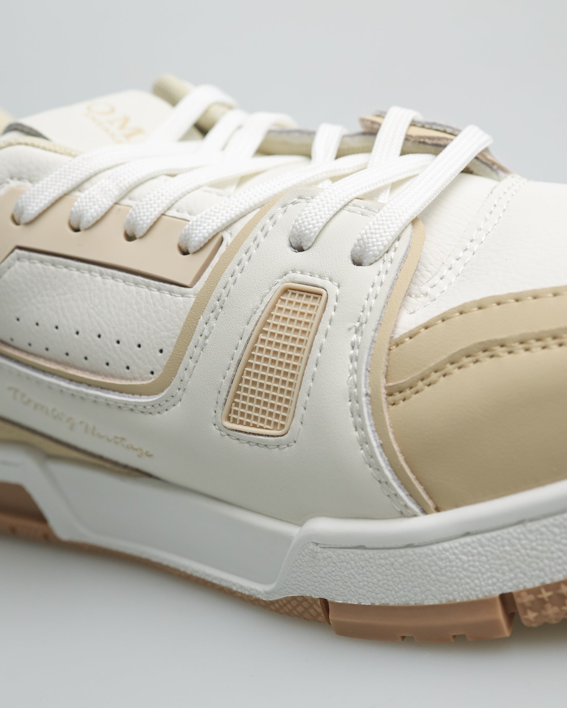 #color_white/beige