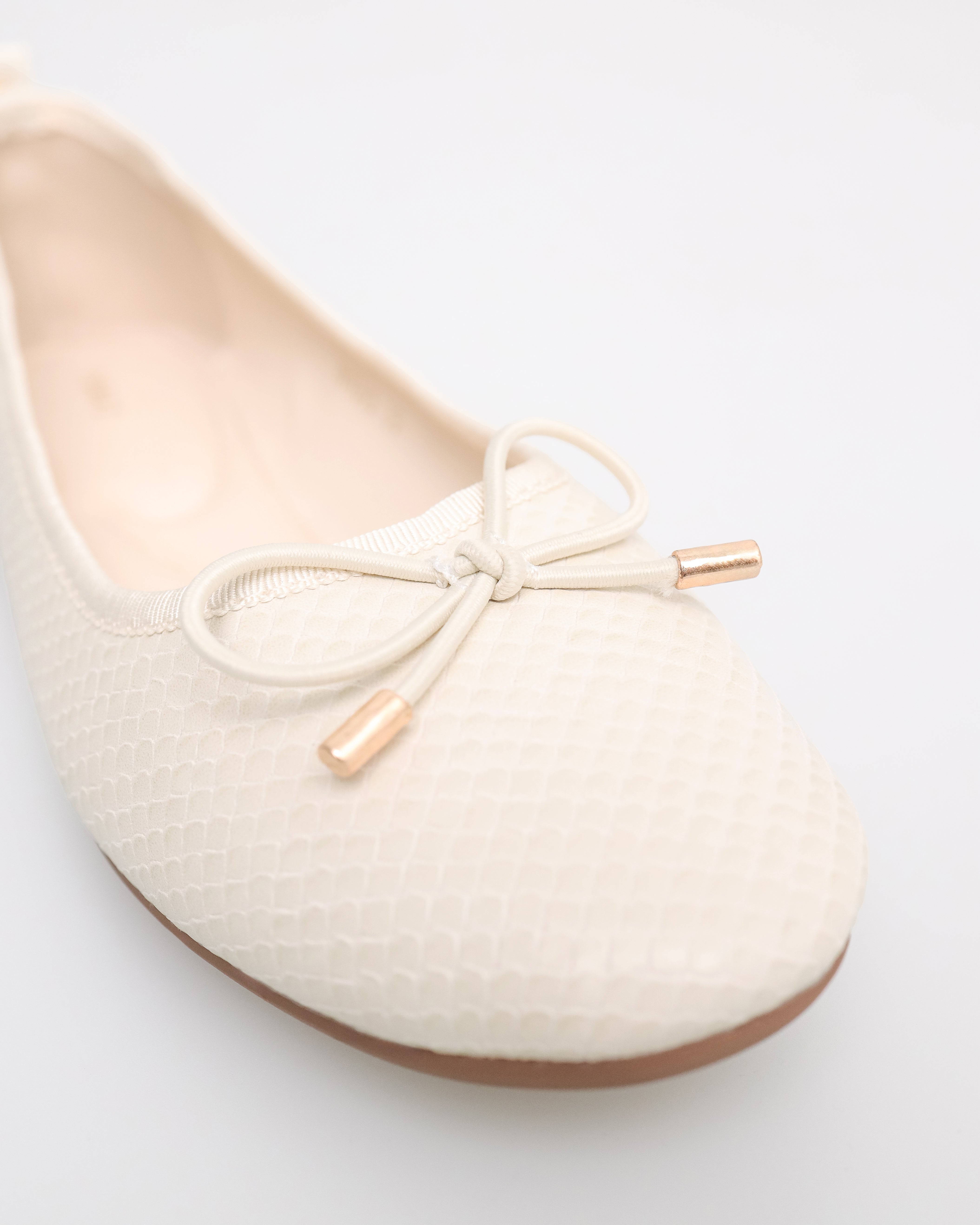Tomaz NN375 Ladies Bow Flats (White)