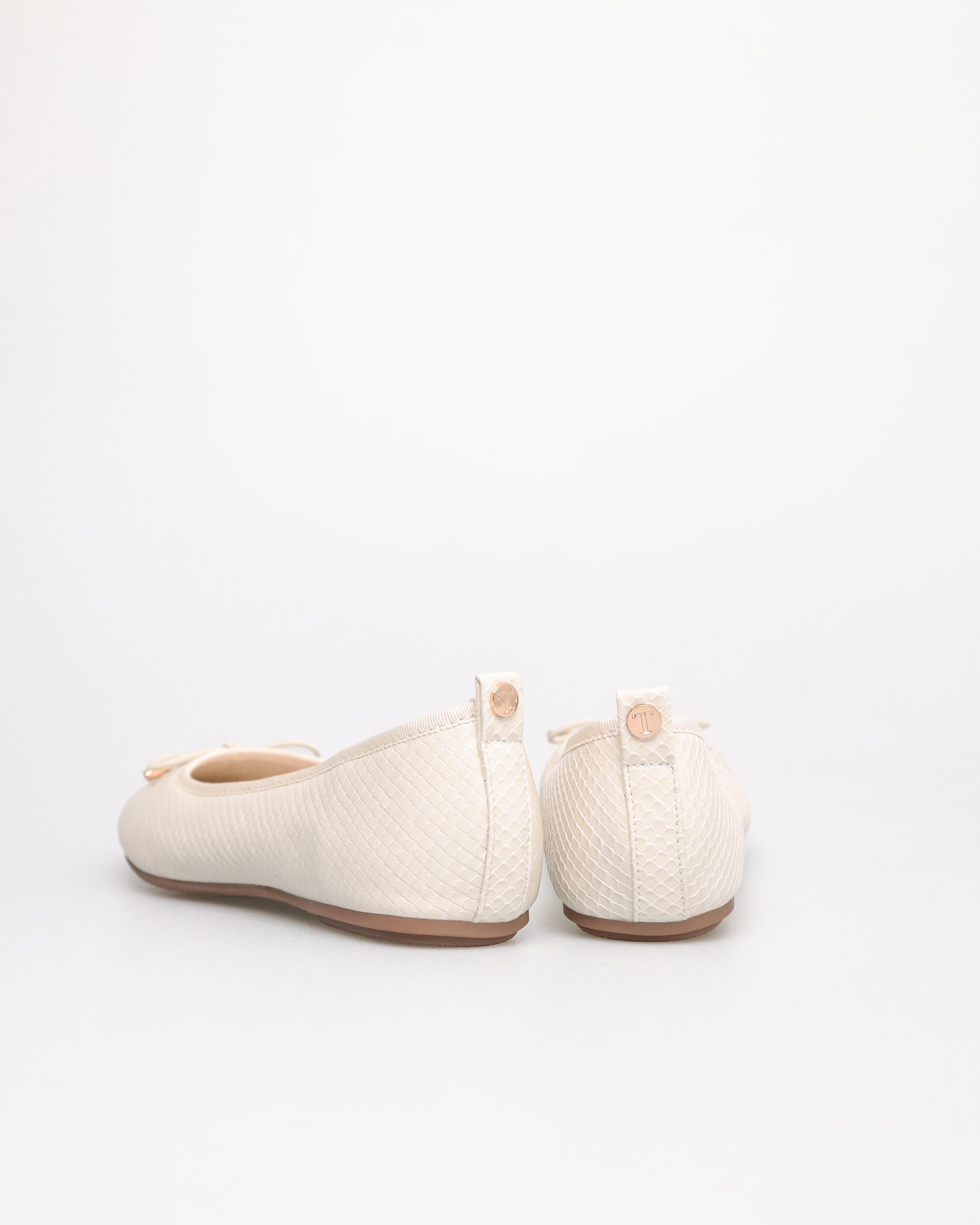 Tomaz NN375 Ladies Bow Flats (White)