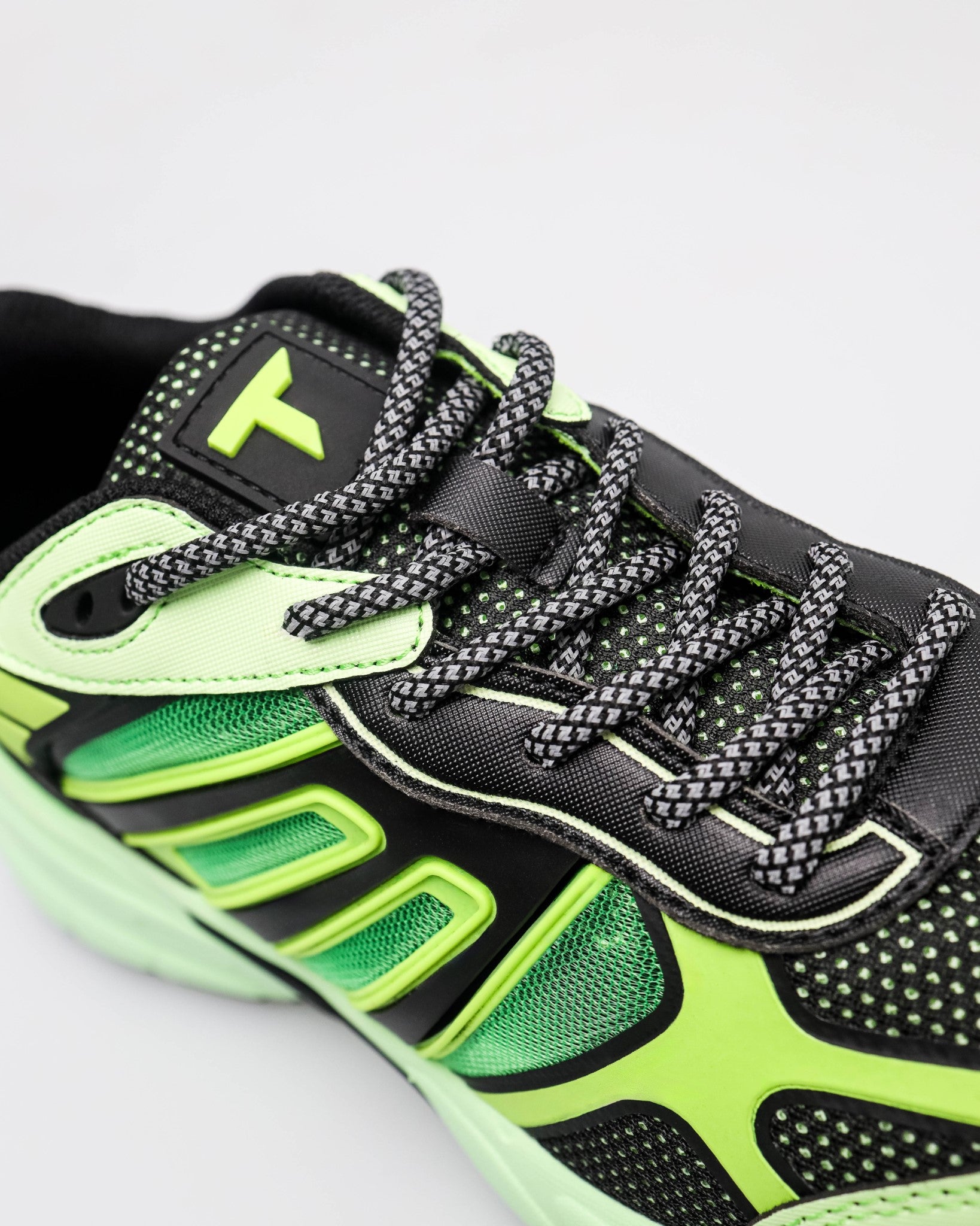 #color_green/black