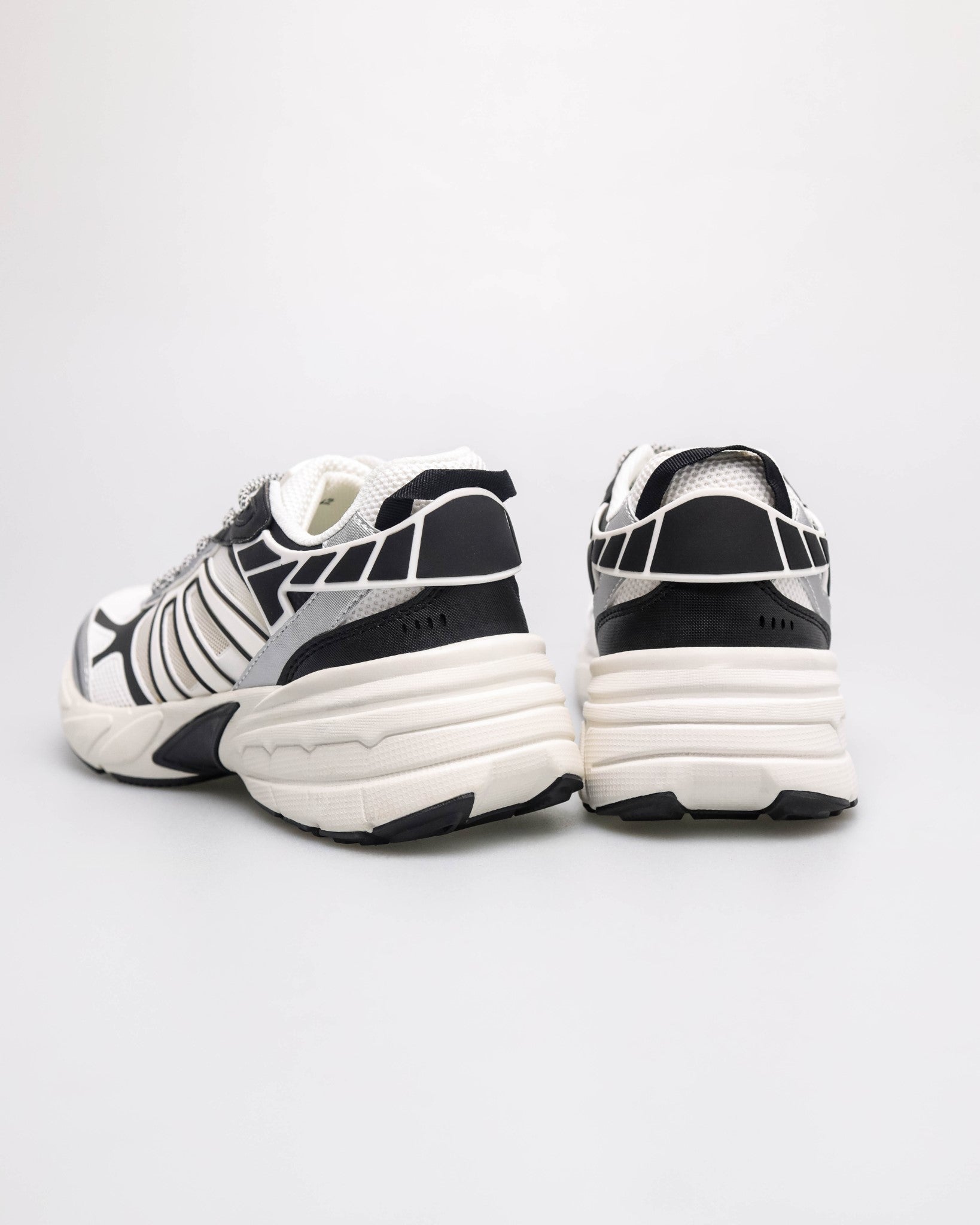 #color_white/silver/black
