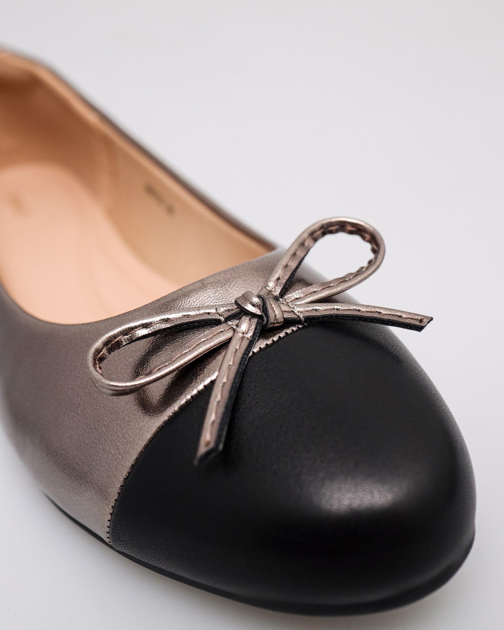 #color_black/metallic purple