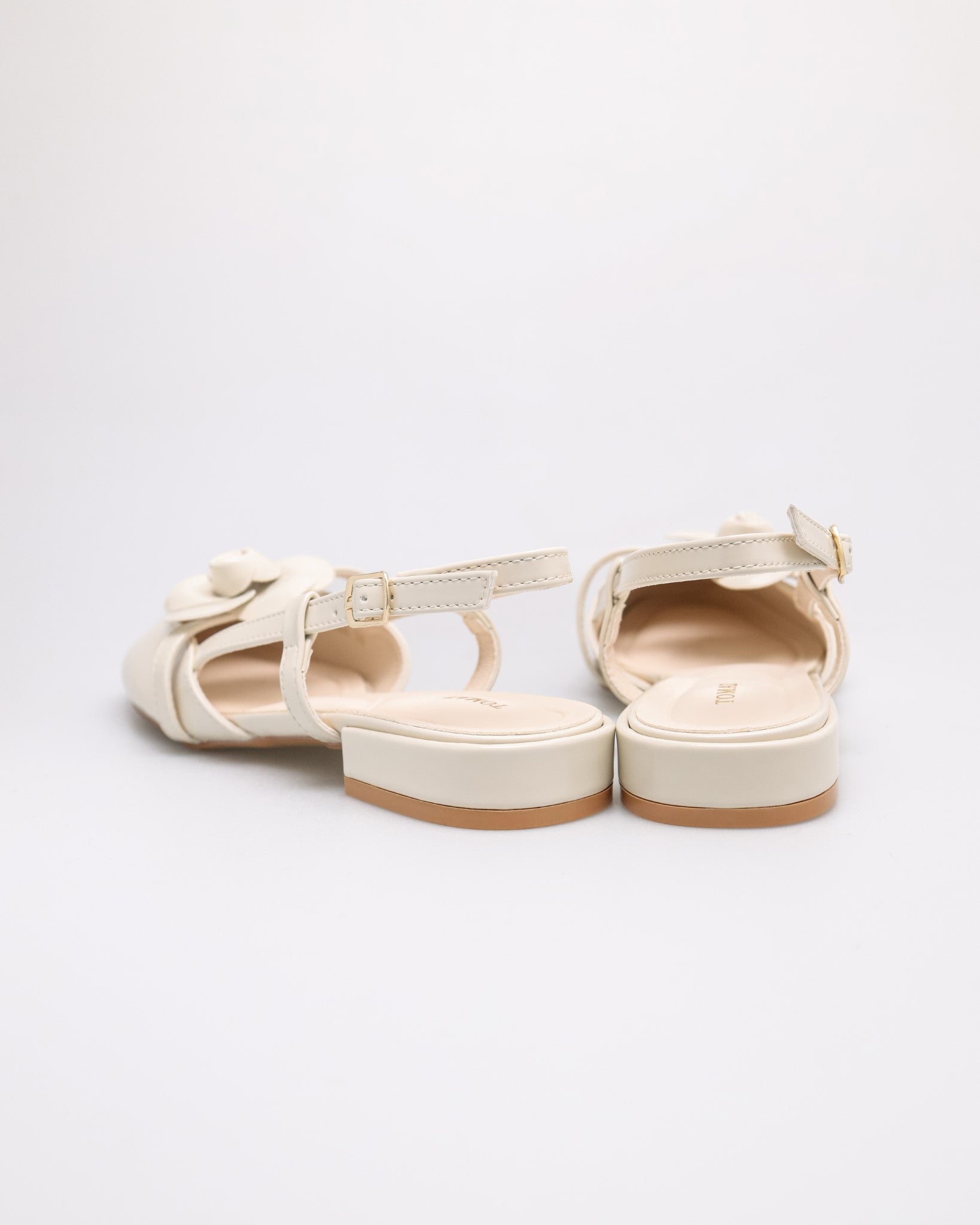 #color_ivory